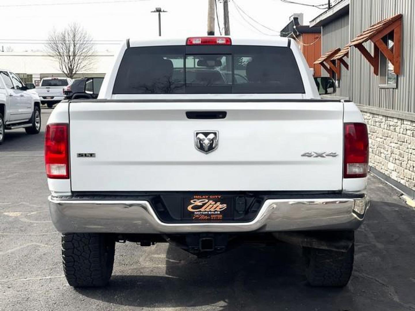 2016 WHITE RAM 2500 (3C6UR5DL4GG) with an L6,6.7L(408 CID),OHV engine, AUTOMATIC transmission, located at 14600 Frazho Road, Warren, MI, 48089, (586) 776-3400, 42.485996, -82.974220 - Photo#6