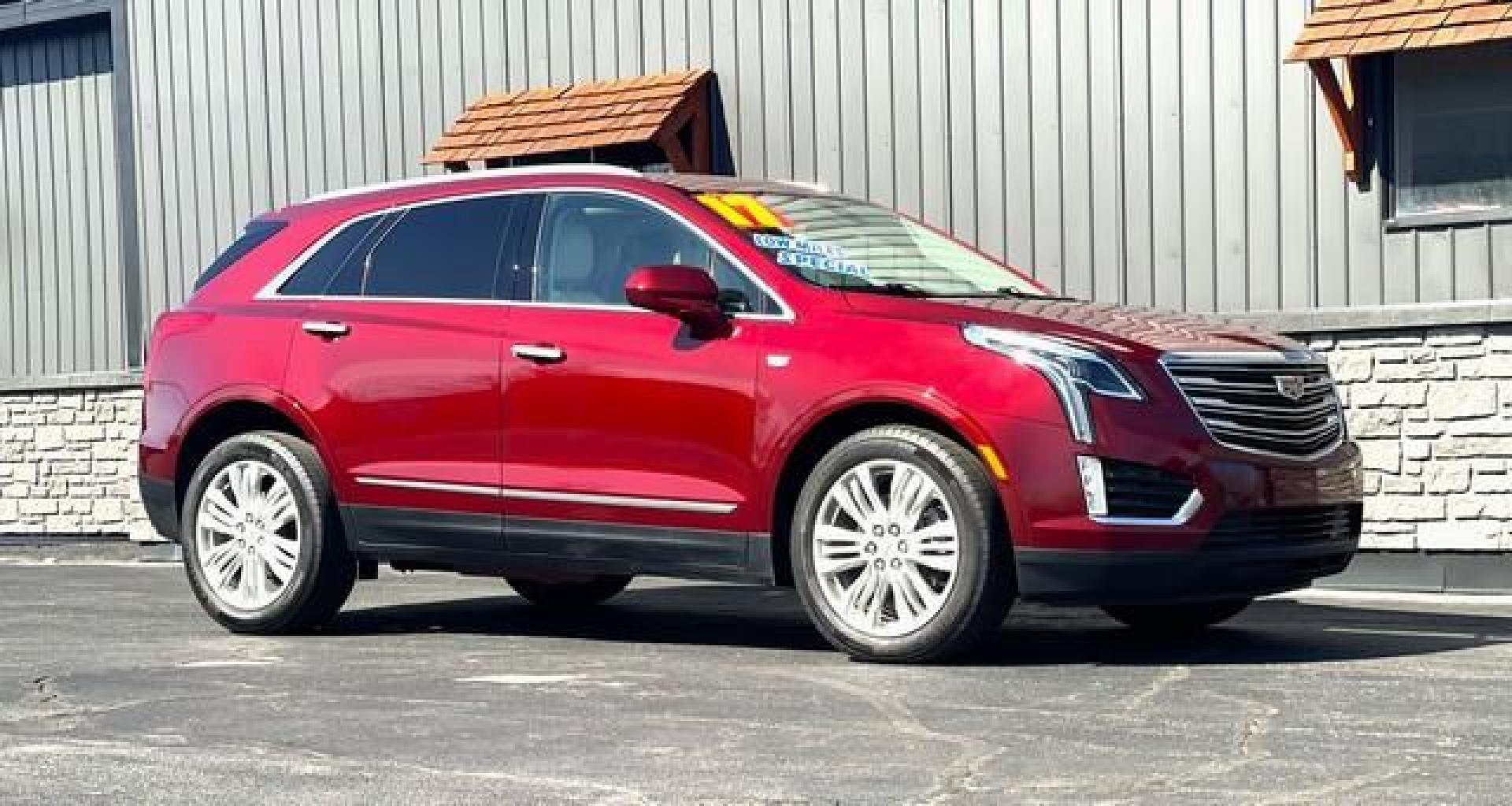 2017 RED CADILLAC XT5 (1GYKNERS1HZ) with an V6,3.6L(223 CID),DOHC engine, AUTOMATIC transmission, located at 14600 Frazho Road, Warren, MI, 48089, (586) 776-3400, 42.485996, -82.974220 - Photo#3