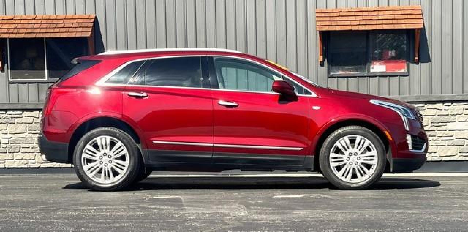 2017 RED CADILLAC XT5 (1GYKNERS1HZ) with an V6,3.6L(223 CID),DOHC engine, AUTOMATIC transmission, located at 14600 Frazho Road, Warren, MI, 48089, (586) 776-3400, 42.485996, -82.974220 - Photo#4