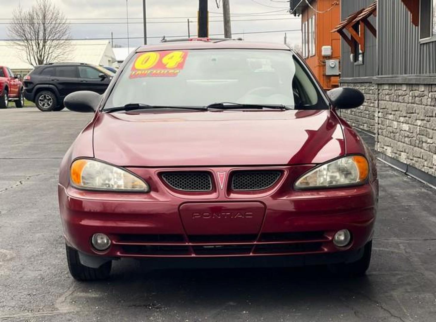 2004 BURGUNDY PONTIAC GRAND AM (1G2NE52F44C) with an L4,2.2L(134 CID),DOHC engine, AUTOMATIC transmission, located at 14600 Frazho Road, Warren, MI, 48089, (586) 776-3400, 42.485996, -82.974220 - Photo#3