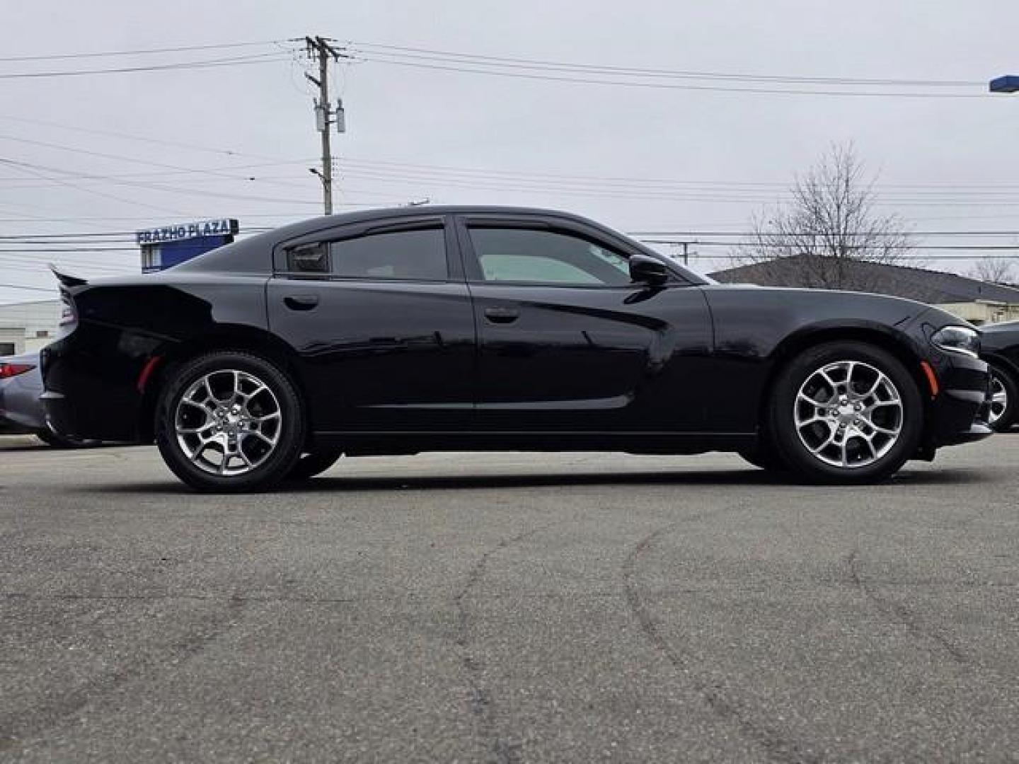 2016 BLACK DODGE CHARGER (2C3CDXJG7GH) with an V6,3.6L(220 CID),DOHC engine, AUTOMATIC transmission, located at 14600 Frazho Road, Warren, MI, 48089, (586) 776-3400, 42.485996, -82.974220 - Photo#3