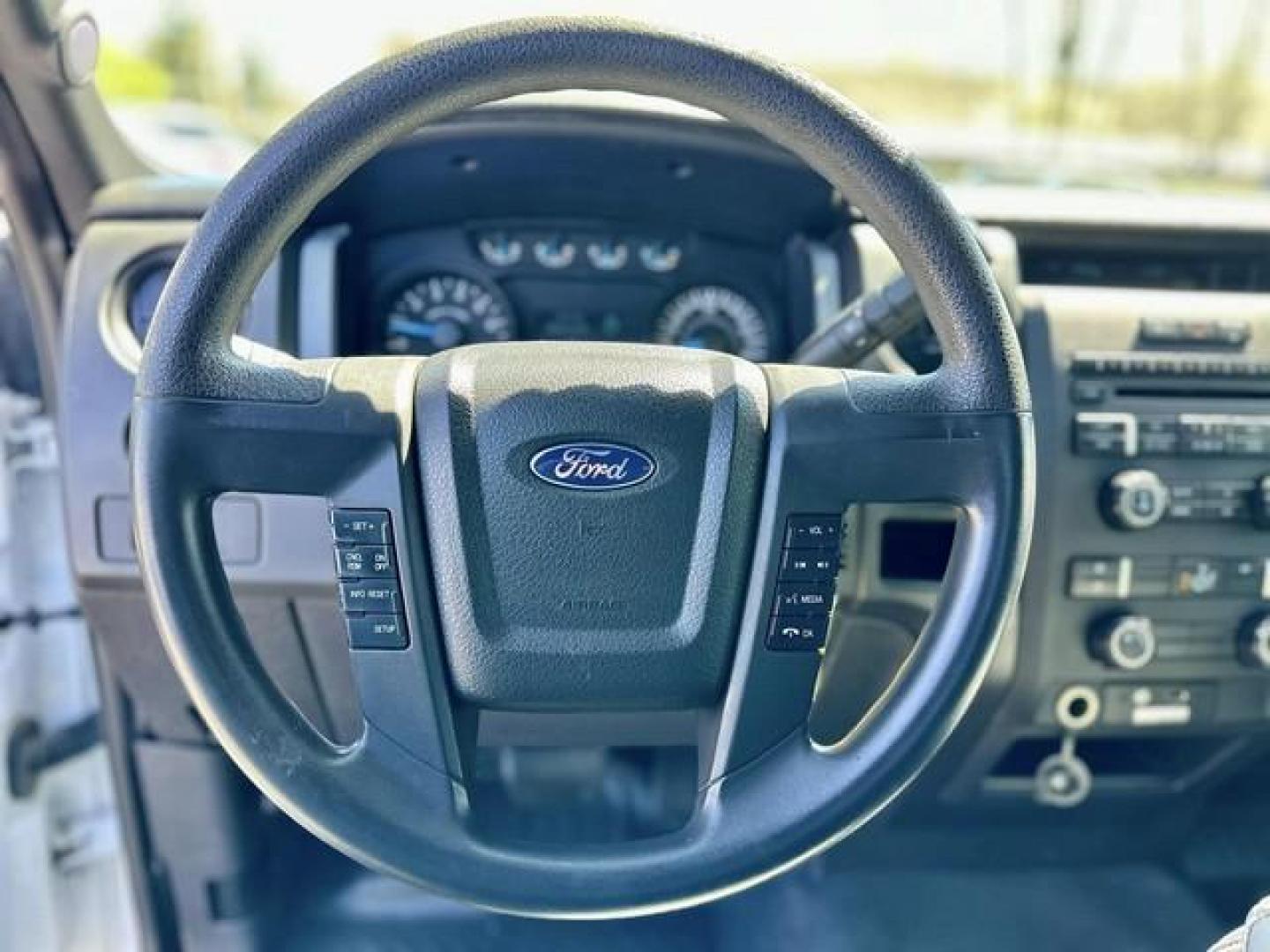 2013 WHITE FORD F-150 (1FTMF1EM0DF) with an V6,3.7L(227 CID),DOHC engine, AUTOMATIC transmission, located at 14600 Frazho Road, Warren, MI, 48089, (586) 776-3400, 42.485996, -82.974220 - Photo#16