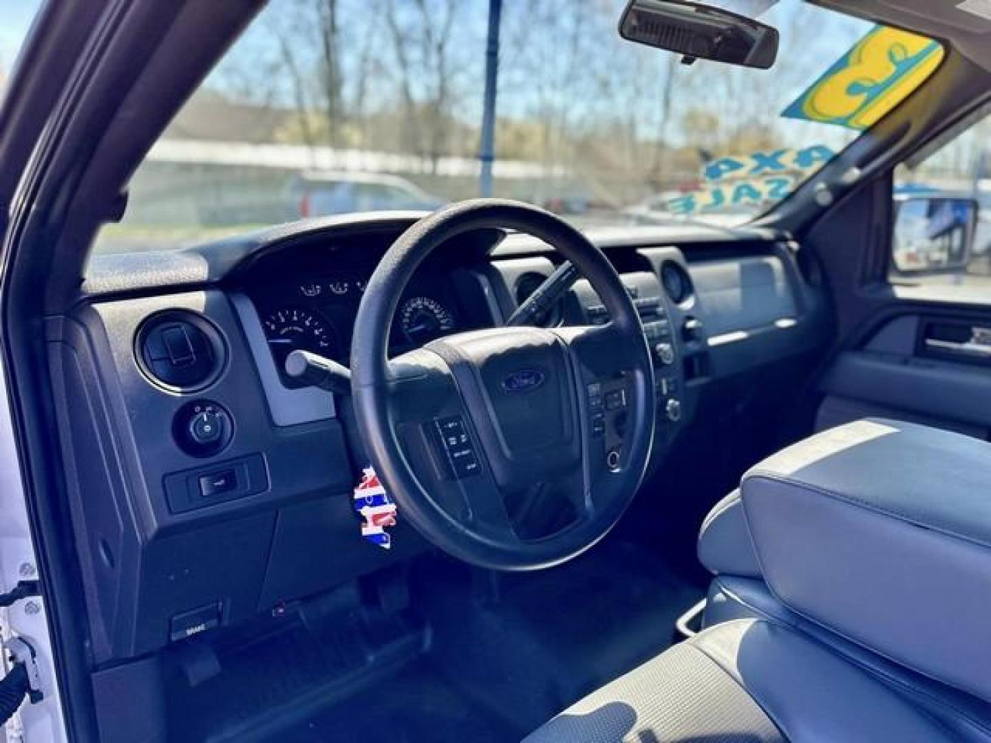 2013 WHITE FORD F-150 (1FTMF1EM0DF) with an V6,3.7L(227 CID),DOHC engine, AUTOMATIC transmission, located at 14600 Frazho Road, Warren, MI, 48089, (586) 776-3400, 42.485996, -82.974220 - Photo#17