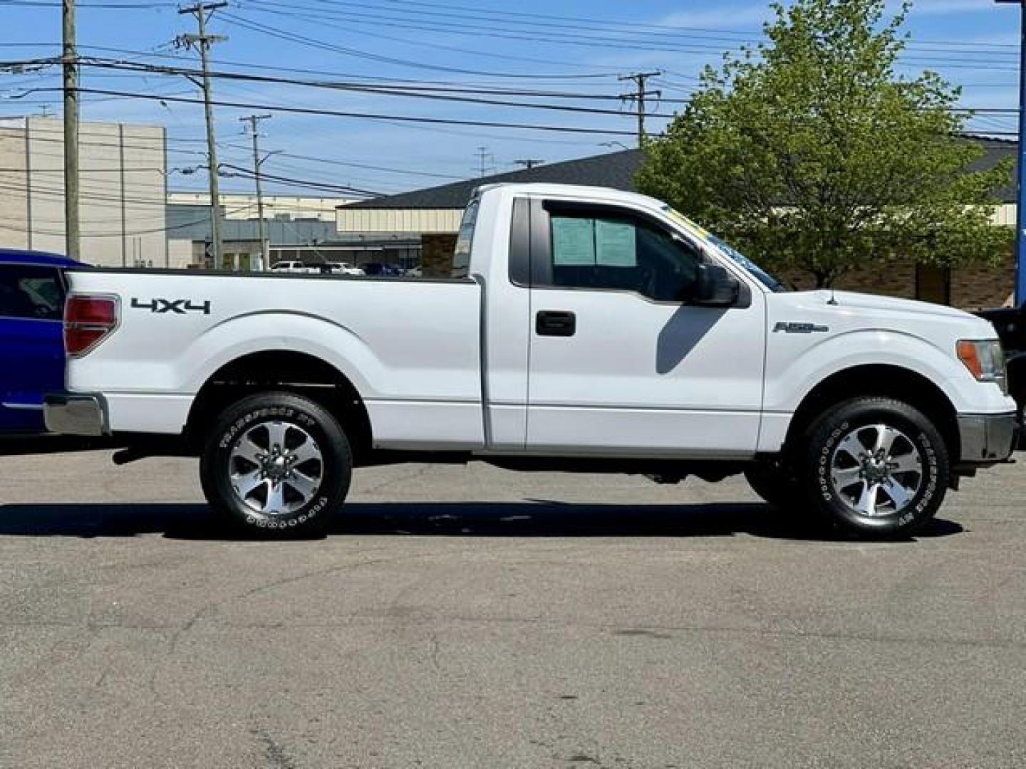 2013 WHITE FORD F-150 (1FTMF1EM0DF) with an V6,3.7L(227 CID),DOHC engine, AUTOMATIC transmission, located at 14600 Frazho Road, Warren, MI, 48089, (586) 776-3400, 42.485996, -82.974220 - Photo#3