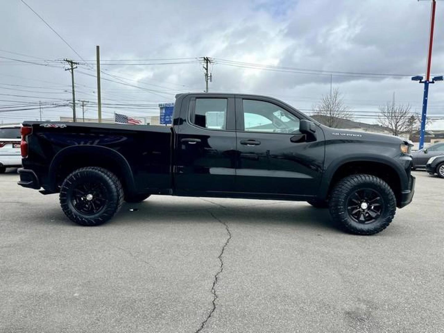 2020 BLACK CHEVROLET SILVERADO 1500 (1GCRYAEH7LZ) with an ,( CID), engine, AUTOMATIC transmission, located at 14600 Frazho Road, Warren, MI, 48089, (586) 776-3400, 42.485996, -82.974220 - Photo#3