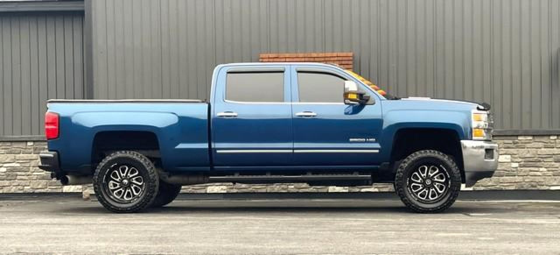 2015 BLUE CHEVROLET SILVERADO 2500 HD (1GC1KWE87FF) with an V8,6.6L(403 CID),OHV engine, AUTOMATIC transmission, located at 14600 Frazho Road, Warren, MI, 48089, (586) 776-3400, 42.485996, -82.974220 - Photo#5