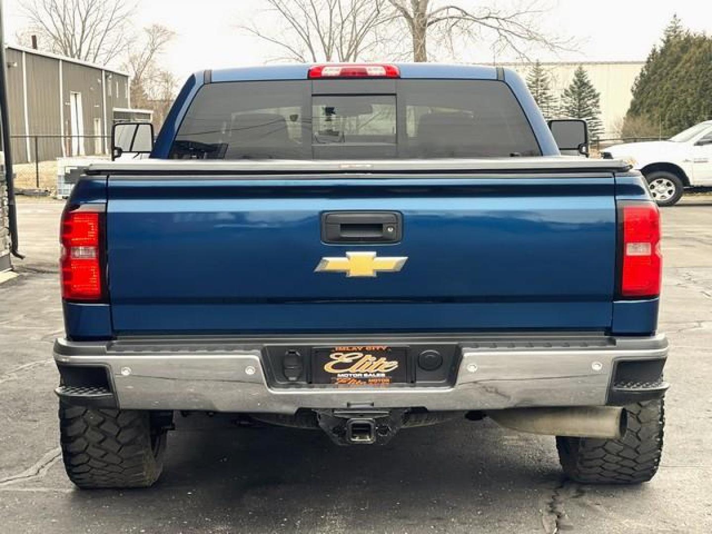 2015 BLUE CHEVROLET SILVERADO 2500 HD (1GC1KWE87FF) with an V8,6.6L(403 CID),OHV engine, AUTOMATIC transmission, located at 14600 Frazho Road, Warren, MI, 48089, (586) 776-3400, 42.485996, -82.974220 - Photo#6