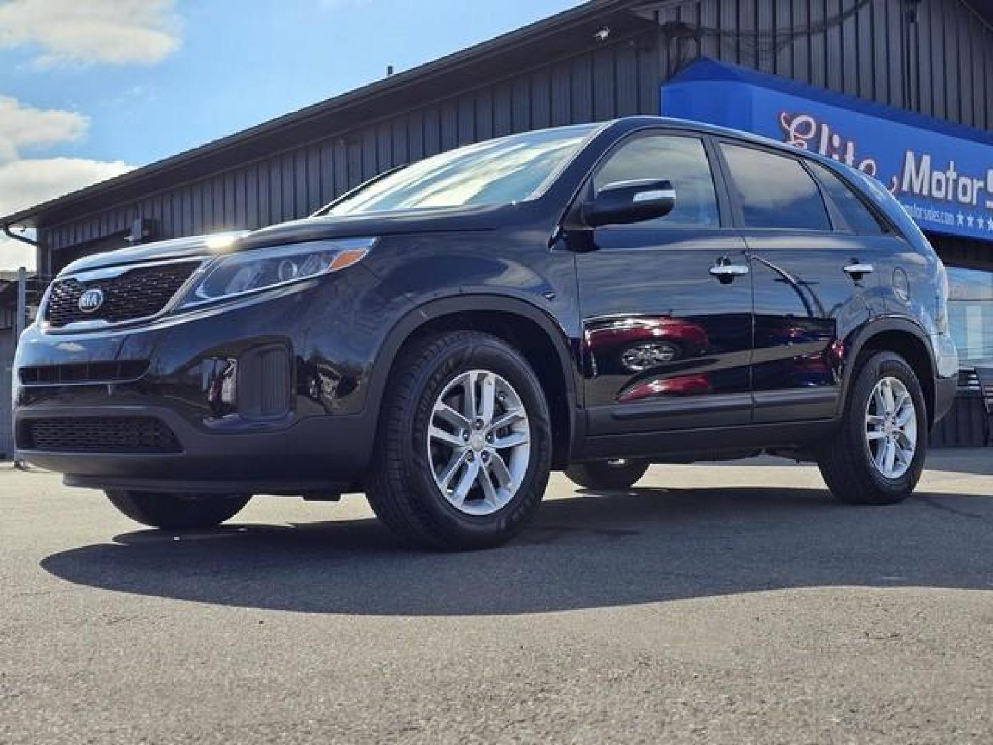 2015 BLACK KIA SORENTO (5XYKT3A61FG) with an L4,2.4L(144 CID),DOHC engine, AUTOMATIC transmission, located at 14600 Frazho Road, Warren, MI, 48089, (586) 776-3400, 42.485996, -82.974220 - Photo#0