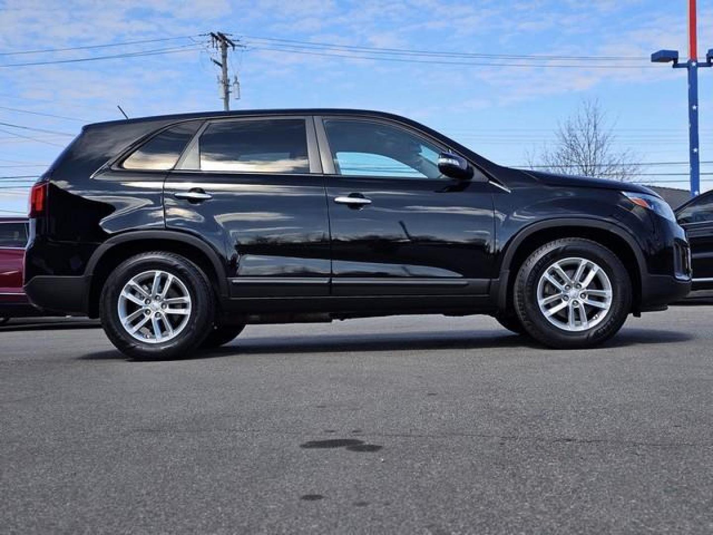 2015 BLACK KIA SORENTO (5XYKT3A61FG) with an L4,2.4L(144 CID),DOHC engine, AUTOMATIC transmission, located at 14600 Frazho Road, Warren, MI, 48089, (586) 776-3400, 42.485996, -82.974220 - Photo#3