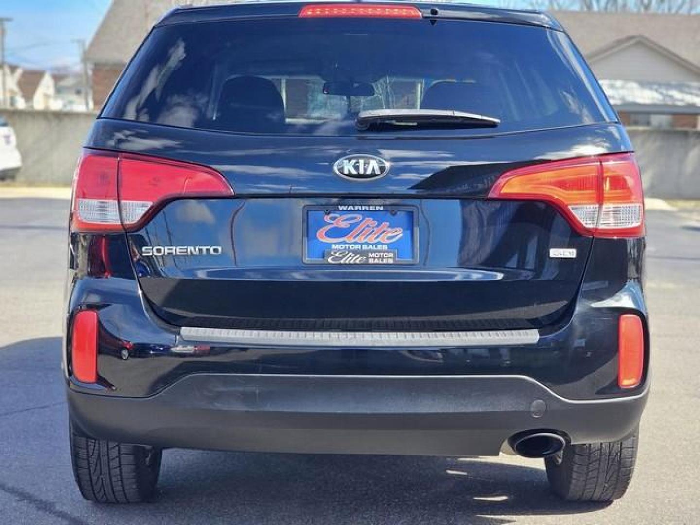 2015 BLACK KIA SORENTO (5XYKT3A61FG) with an L4,2.4L(144 CID),DOHC engine, AUTOMATIC transmission, located at 14600 Frazho Road, Warren, MI, 48089, (586) 776-3400, 42.485996, -82.974220 - Photo#5