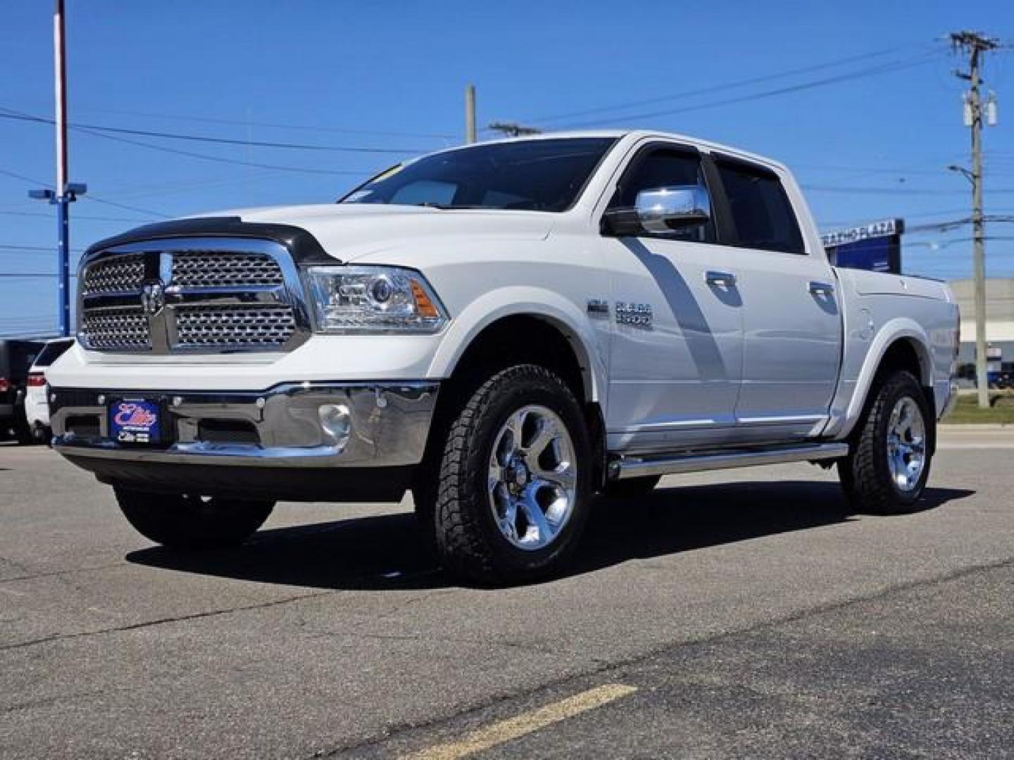 2016 WHITE RAM 1500 (1C6RR7NT3GS) with an V8,5.7L(345 CID),OHV engine, AUTOMATIC transmission, located at 14600 Frazho Road, Warren, MI, 48089, (586) 776-3400, 42.485996, -82.974220 - Photo#2