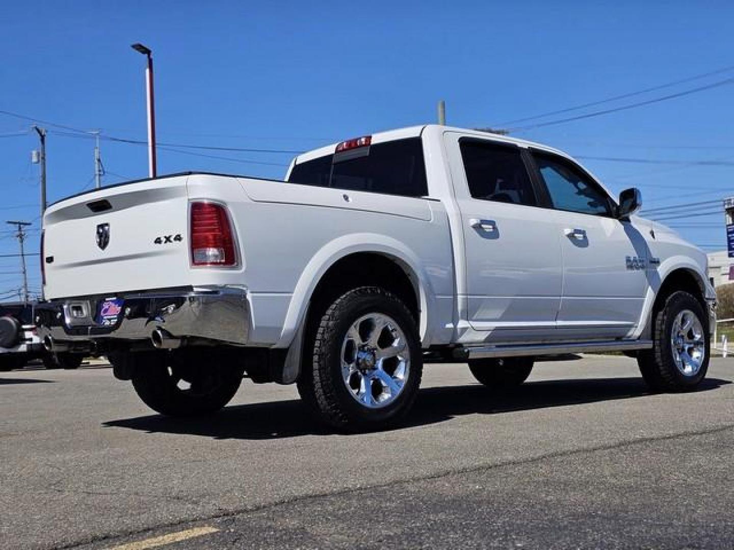 2016 WHITE RAM 1500 (1C6RR7NT3GS) with an V8,5.7L(345 CID),OHV engine, AUTOMATIC transmission, located at 14600 Frazho Road, Warren, MI, 48089, (586) 776-3400, 42.485996, -82.974220 - Photo#4