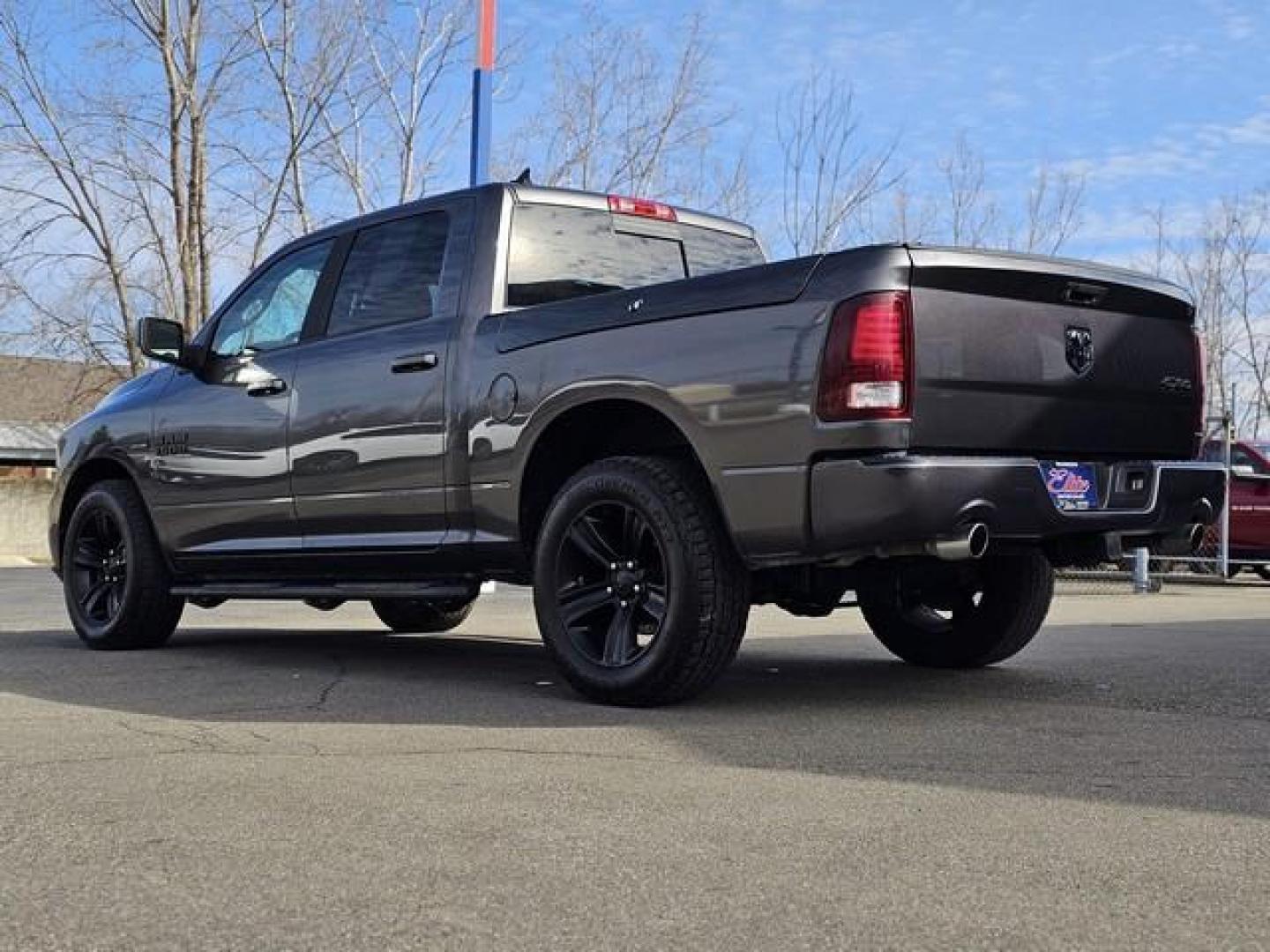 2018 GRAY RAM 1500 (1C6RR7MT4JS) with an V8,5.7L(345 CID),OHV engine, AUTOMATIC transmission, located at 14600 Frazho Road, Warren, MI, 48089, (586) 776-3400, 42.485996, -82.974220 - Photo#5