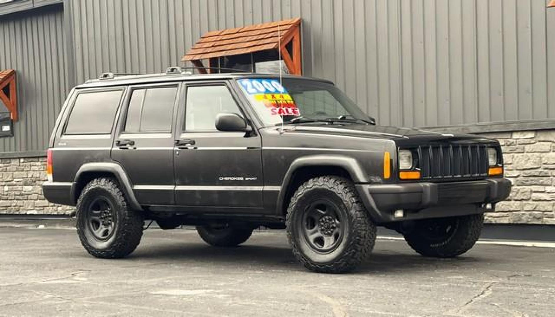 2000 BLACK JEEP CHEROKEE (1J4FF48S3YL) with an L6,4.0L(242 CID), engine, AUTOMATIC transmission, located at 14600 Frazho Road, Warren, MI, 48089, (586) 776-3400, 42.485996, -82.974220 - Photo#4