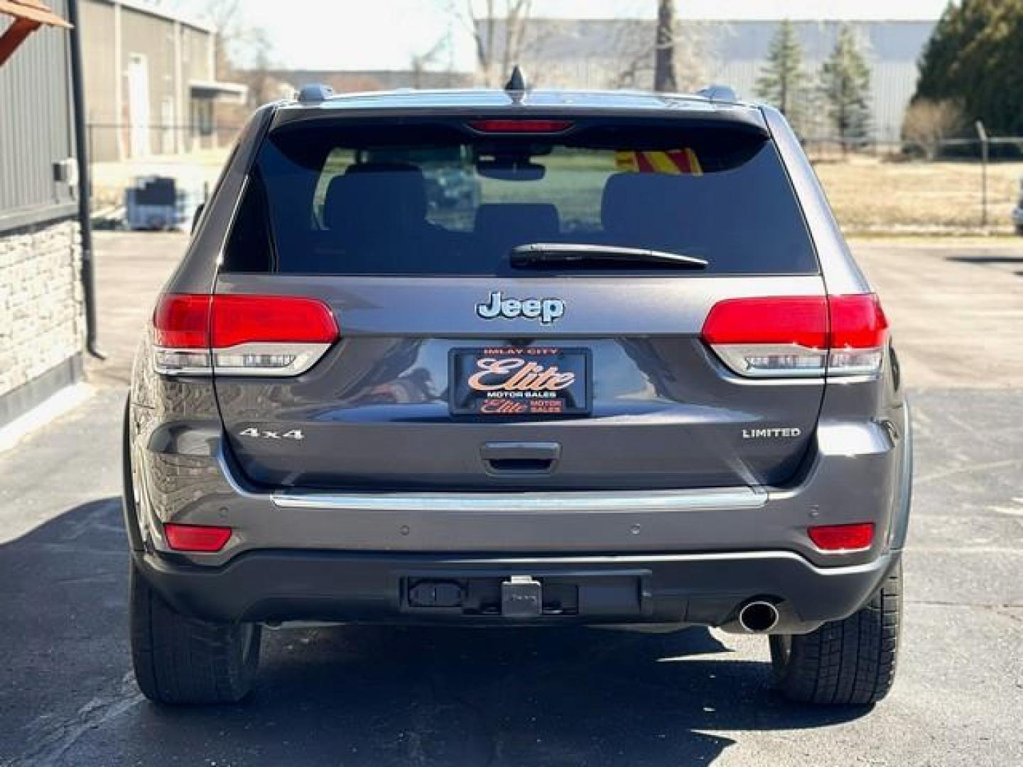 2017 GRAY JEEP GRAND CHEROKEE (1C4RJFBG1HC) with an V6,3.6L(220 CID),DOHC engine, AUTOMATIC transmission, located at 14600 Frazho Road, Warren, MI, 48089, (586) 776-3400, 42.485996, -82.974220 - Photo#4