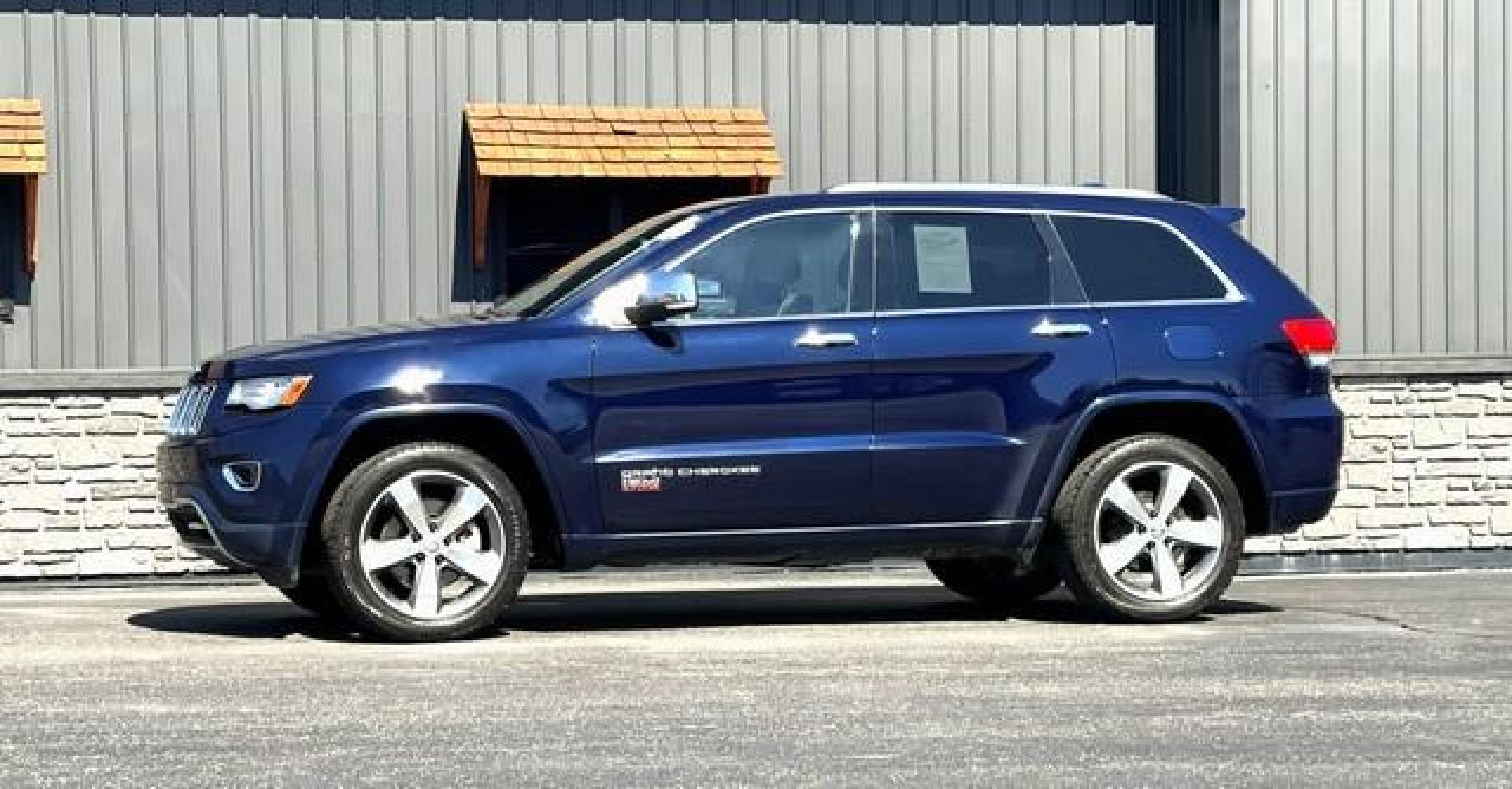 2014 BLUE JEEP GRAND CHEROKEE (1C4RJFCT0EC) with an V8,5.7L(345 CID),OHV engine, AUTOMATIC transmission, located at 14600 Frazho Road, Warren, MI, 48089, (586) 776-3400, 42.485996, -82.974220 - Photo#3