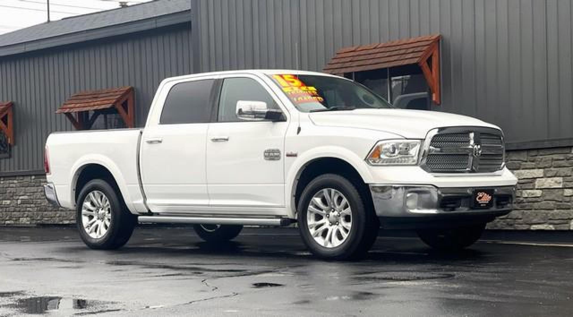 2015 WHITE RAM 1500 (1C6RR7PT3FS) with an V8,5.7L(345 CID),OHV engine, AUTOMATIC transmission, located at 14600 Frazho Road, Warren, MI, 48089, (586) 776-3400, 42.485996, -82.974220 - Photo#1