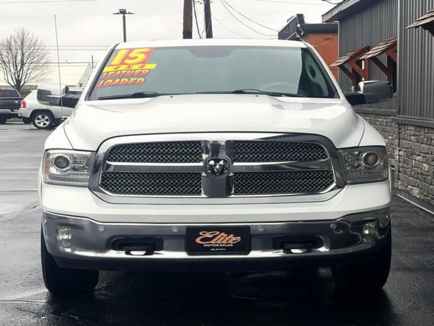 2015 WHITE RAM 1500 (1C6RR7PT3FS) with an V8,5.7L(345 CID),OHV engine, AUTOMATIC transmission, located at 14600 Frazho Road, Warren, MI, 48089, (586) 776-3400, 42.485996, -82.974220 - Photo#4