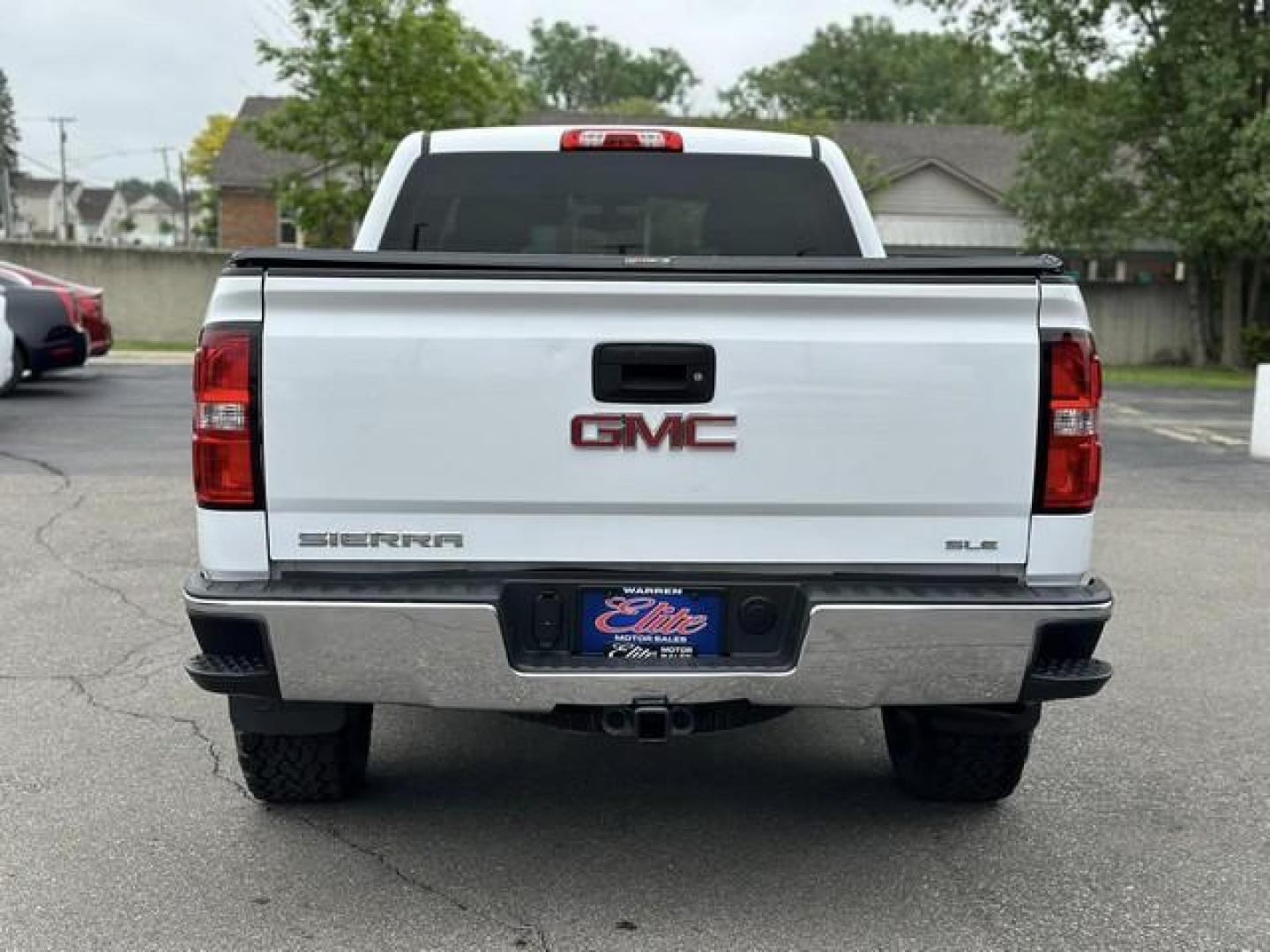 2014 WHITE GMC SIERRA 1500 (1GTV2UEH2EZ) with an V6,4.3L(262 CID),OHV engine, AUTOMATIC transmission, located at 14600 Frazho Road, Warren, MI, 48089, (586) 776-3400, 42.485996, -82.974220 - Photo#5