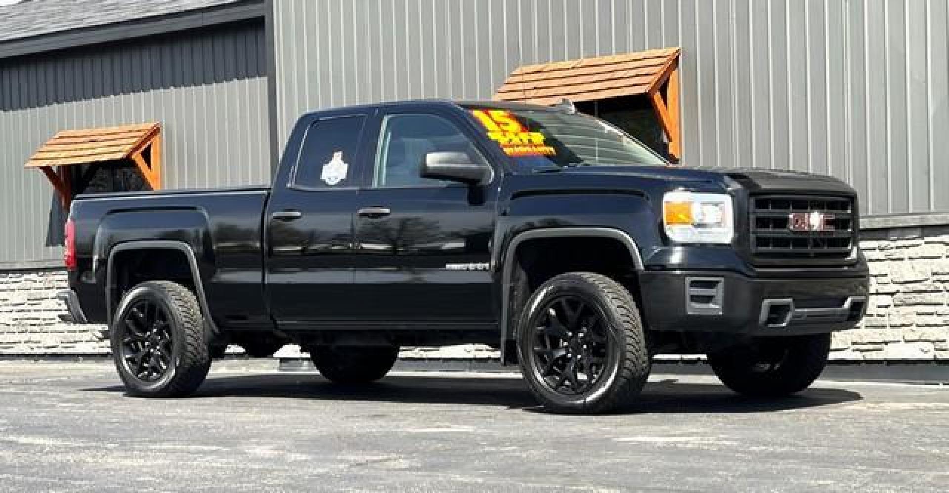 2015 BLACK GMC SIERRA 1500 (1GTV2TEC5FZ) with an V8,5.3L(325 CID),OHV engine, AUTOMATIC transmission, located at 14600 Frazho Road, Warren, MI, 48089, (586) 776-3400, 42.485996, -82.974220 - Photo#5