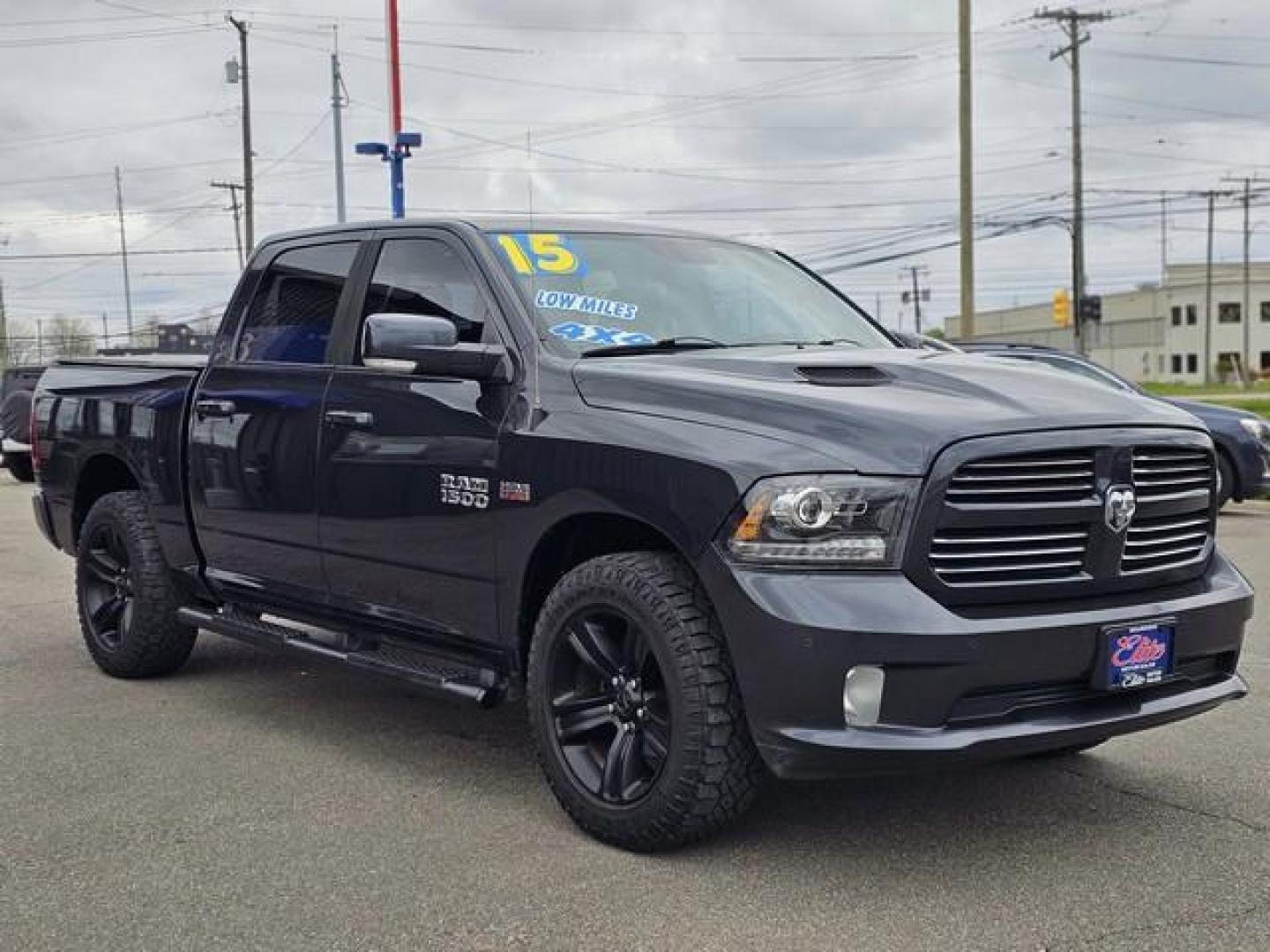 2015 BLACK RAM 1500 (1C6RR7MT2FS) with an V8,5.7L(345 CID),OHV engine, AUTOMATIC transmission, located at 14600 Frazho Road, Warren, MI, 48089, (586) 776-3400, 42.485996, -82.974220 - Photo#2