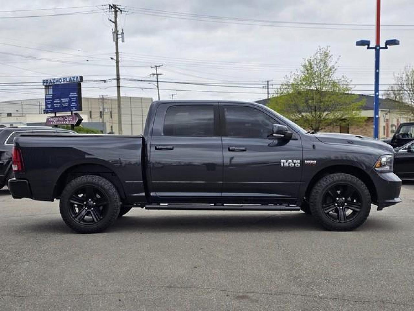 2015 BLACK RAM 1500 (1C6RR7MT2FS) with an V8,5.7L(345 CID),OHV engine, AUTOMATIC transmission, located at 14600 Frazho Road, Warren, MI, 48089, (586) 776-3400, 42.485996, -82.974220 - Photo#3