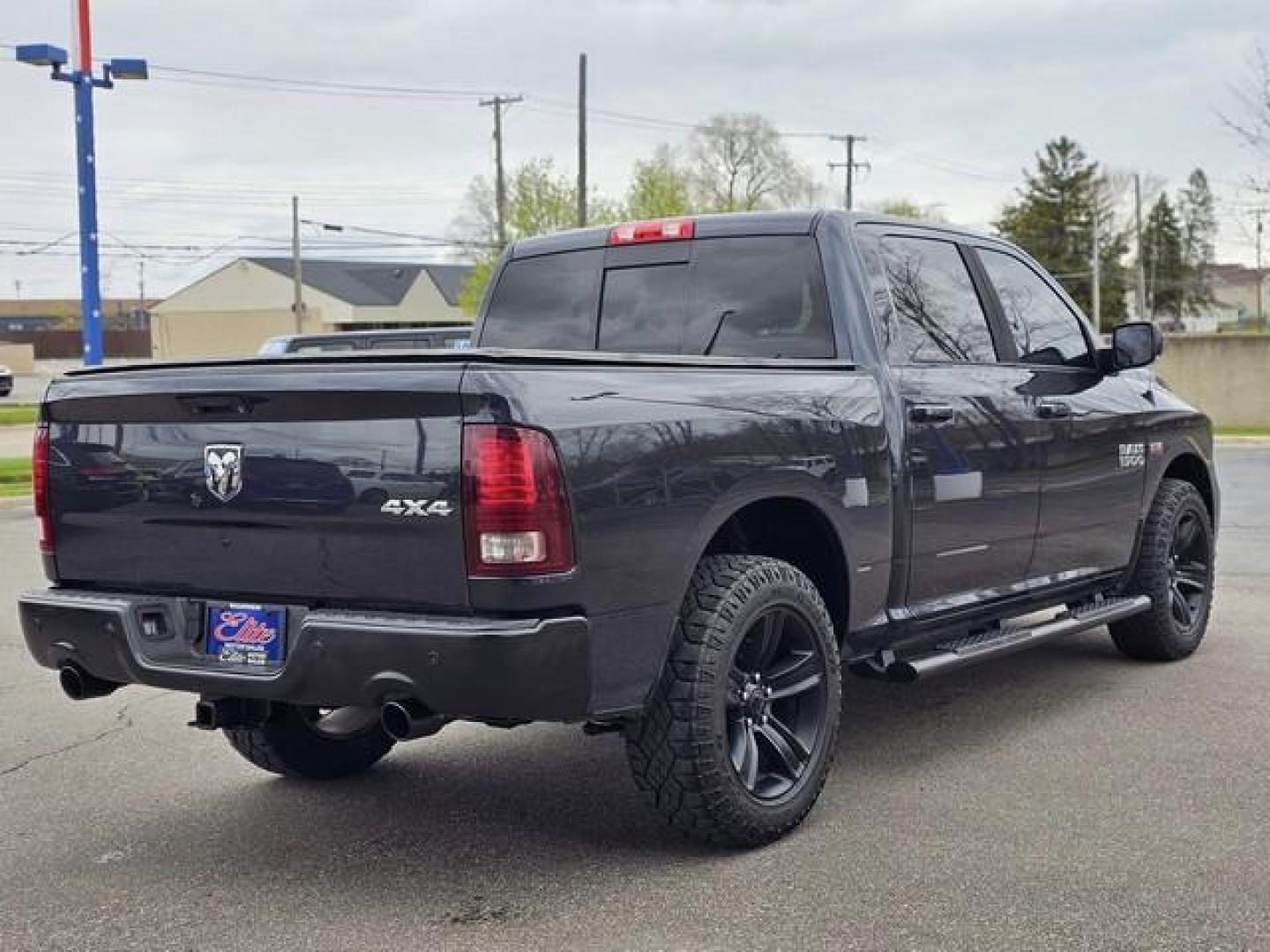 2015 BLACK RAM 1500 (1C6RR7MT2FS) with an V8,5.7L(345 CID),OHV engine, AUTOMATIC transmission, located at 14600 Frazho Road, Warren, MI, 48089, (586) 776-3400, 42.485996, -82.974220 - Photo#4