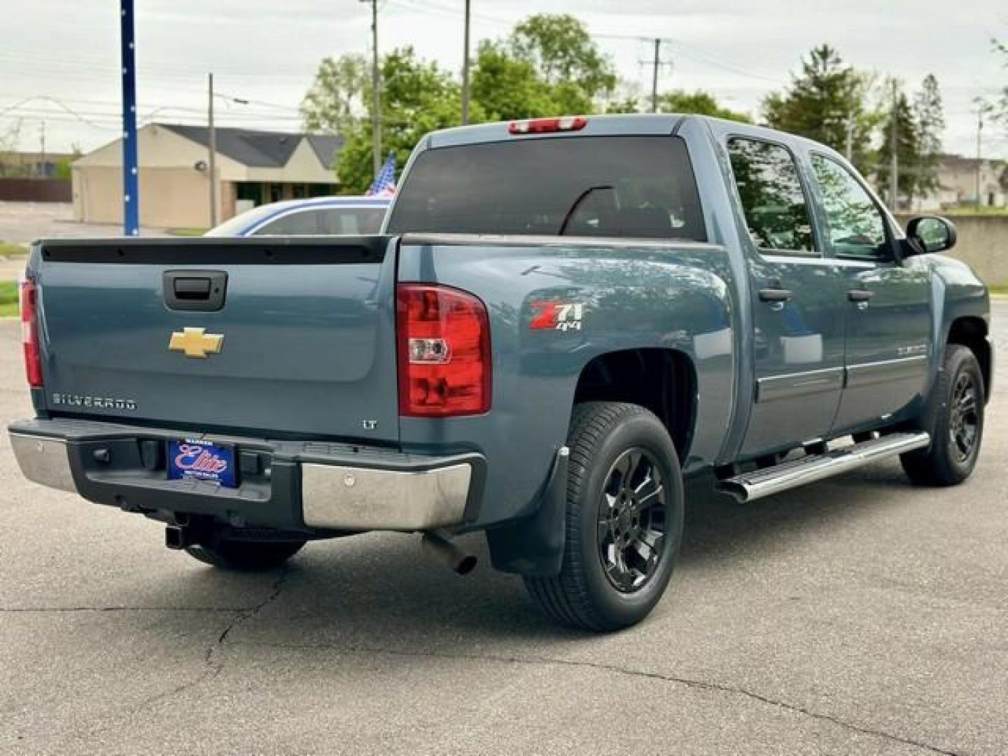 2013 BLUE GRANITE METTALIC CHEVROLET SILVERADO 1500 (3GCPKSE75DG) with an V8,5.3L(325 CID),OHV engine, AUTOMATIC transmission, located at 14600 Frazho Road, Warren, MI, 48089, (586) 776-3400, 42.485996, -82.974220 - Photo#4