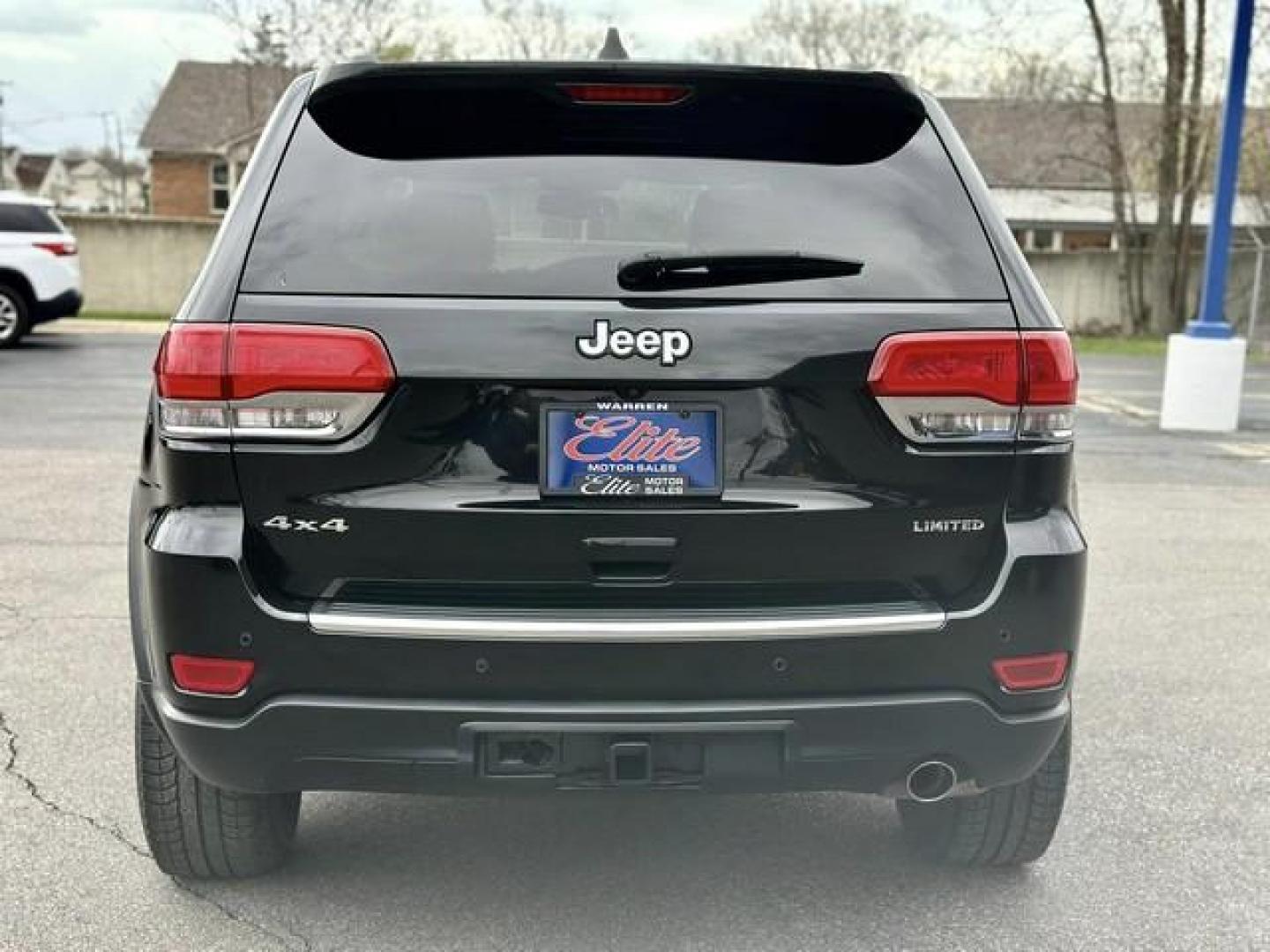 2016 BLACK JEEP GRAND CHEROKEE (1C4RJFBG2GC) with an V6,3.6L(220 CID),DOHC engine, located at 14600 Frazho Road, Warren, MI, 48089, (586) 776-3400, 42.485996, -82.974220 - Photo#5