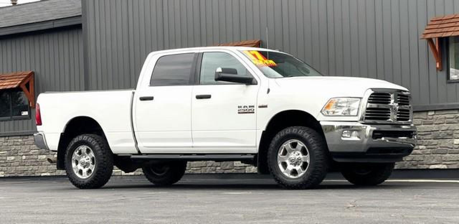 2017 WHITE RAM 2500 (3C6UR5DJ2HG) with an V8,6.4L(392 CID), engine, AUTOMATIC transmission, located at 14600 Frazho Road, Warren, MI, 48089, (586) 776-3400, 42.485996, -82.974220 - Photo#2