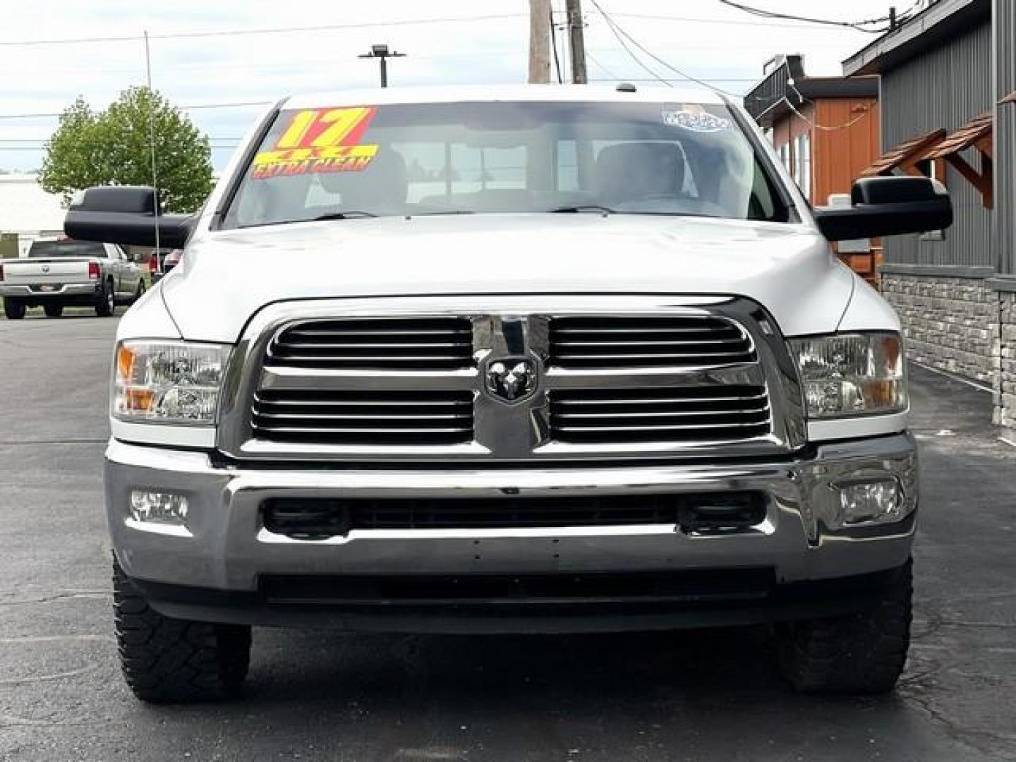 2017 WHITE RAM 2500 (3C6UR5DJ2HG) with an V8,6.4L(392 CID), engine, AUTOMATIC transmission, located at 14600 Frazho Road, Warren, MI, 48089, (586) 776-3400, 42.485996, -82.974220 - Photo#3