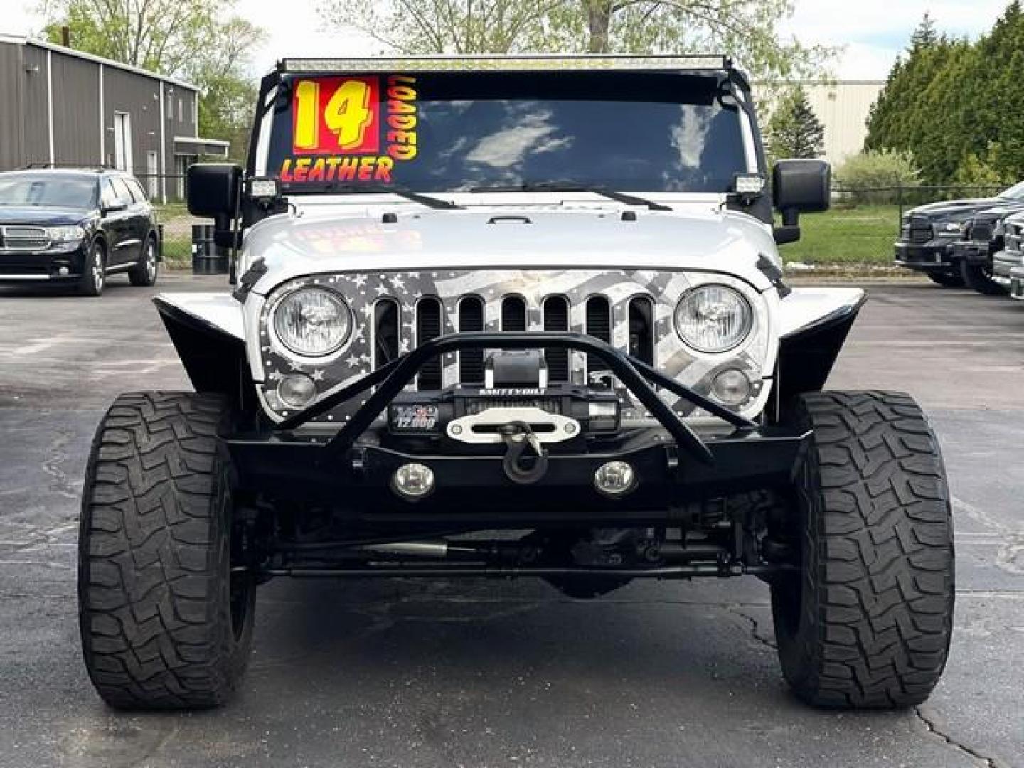 2014 WHITE JEEP WRANGLER (1C4HJWFG6EL) with an V6,3.6L(220 CID),DOHC engine, AUTOMATIC transmission, located at 14600 Frazho Road, Warren, MI, 48089, (586) 776-3400, 42.485996, -82.974220 - Photo#3