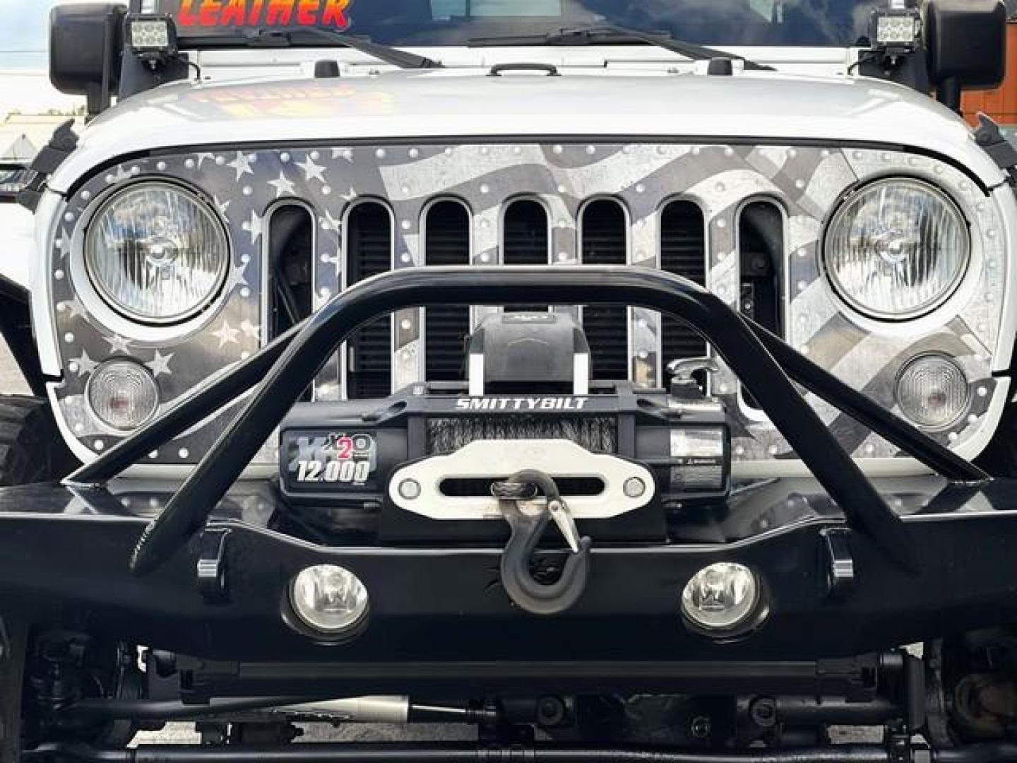 2014 WHITE JEEP WRANGLER (1C4HJWFG6EL) with an V6,3.6L(220 CID),DOHC engine, AUTOMATIC transmission, located at 14600 Frazho Road, Warren, MI, 48089, (586) 776-3400, 42.485996, -82.974220 - Photo#8