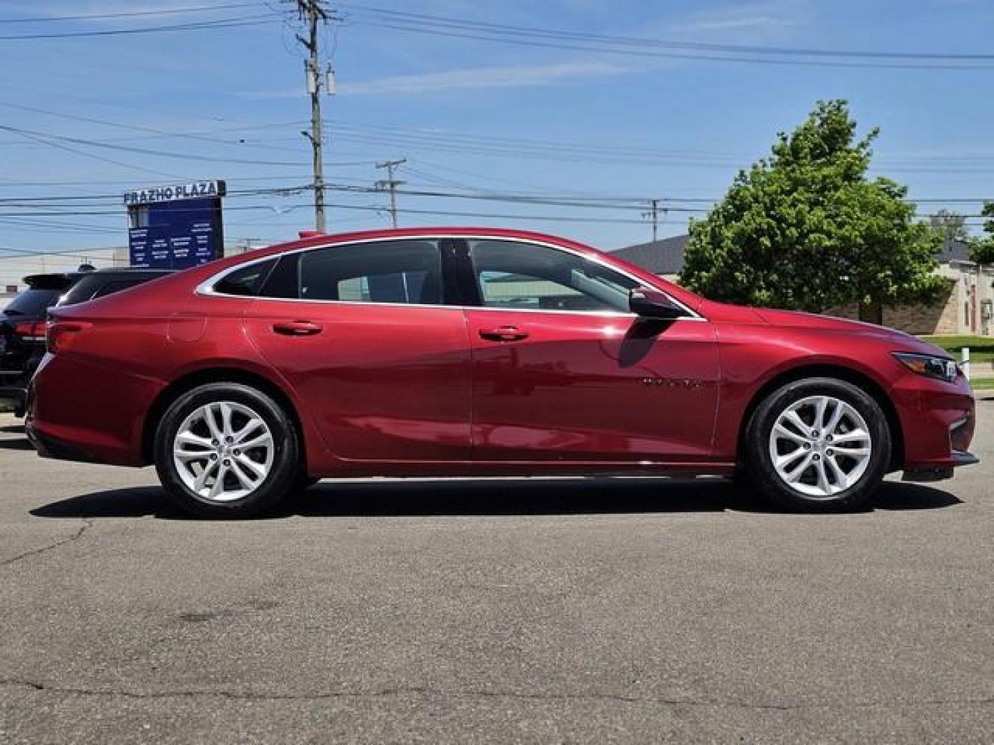 2018 RED CHEVROLET MALIBU (1G1ZD5ST0JF) with an L4,1.5L(91 CID),DOHC engine, AUTOMATIC transmission, located at 14600 Frazho Road, Warren, MI, 48089, (586) 776-3400, 42.485996, -82.974220 - Photo#3