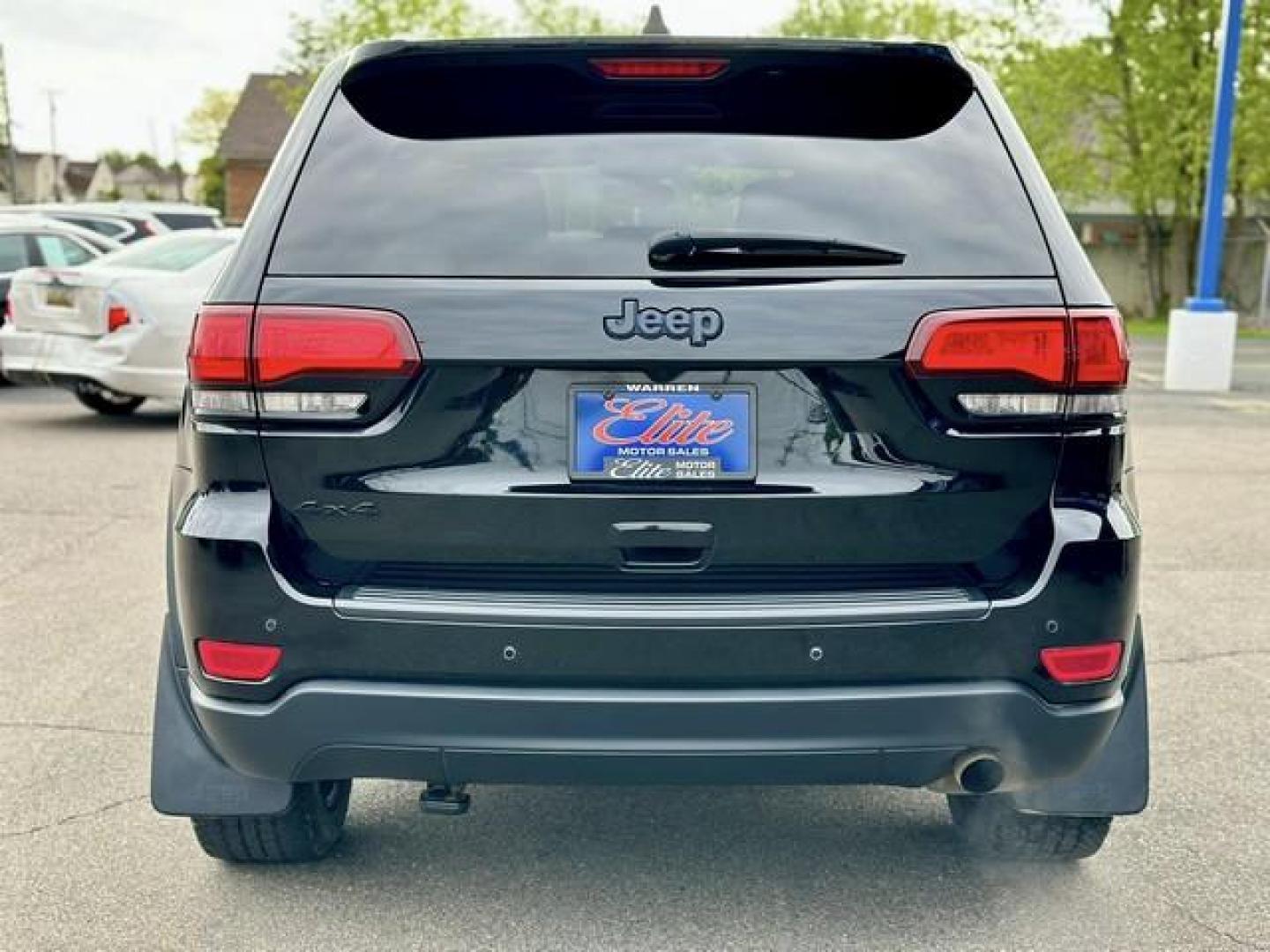 2019 BLACK JEEP GRAND CHEROKEE LAREDO/ALT (1C4RJFAG9KC) with an V6,3.6L(220 CID),DOHC engine, AUTOMATIC transmission, located at 14600 Frazho Road, Warren, MI, 48089, (586) 776-3400, 42.485996, -82.974220 - Photo#5