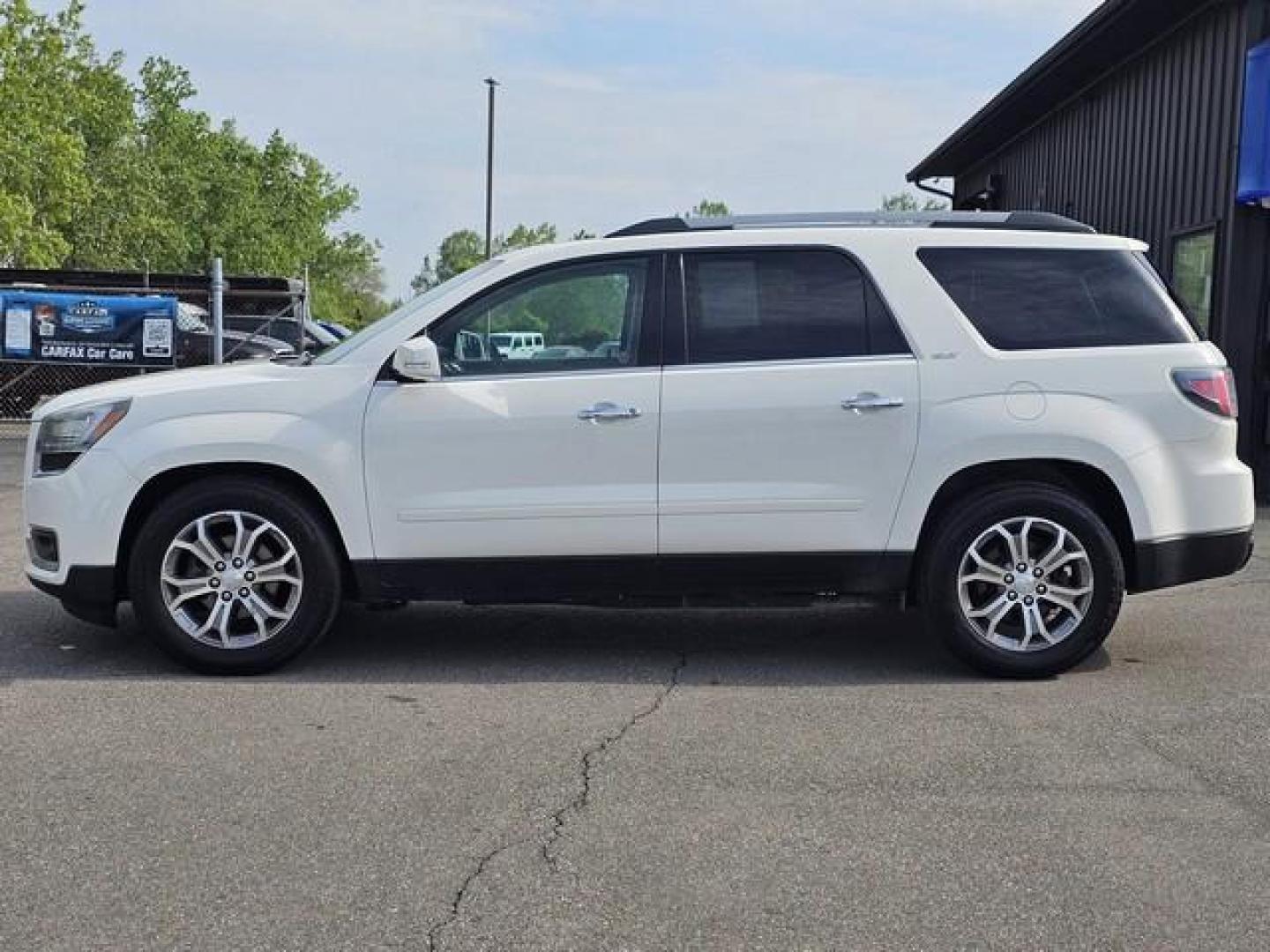 2013 WHITE GMC ACADIA (1GKKVRED3DJ) with an V6,3.6L(217 CID),DOHC engine, AUTOMATIC transmission, located at 14600 Frazho Road, Warren, MI, 48089, (586) 776-3400, 42.485996, -82.974220 - Photo#7