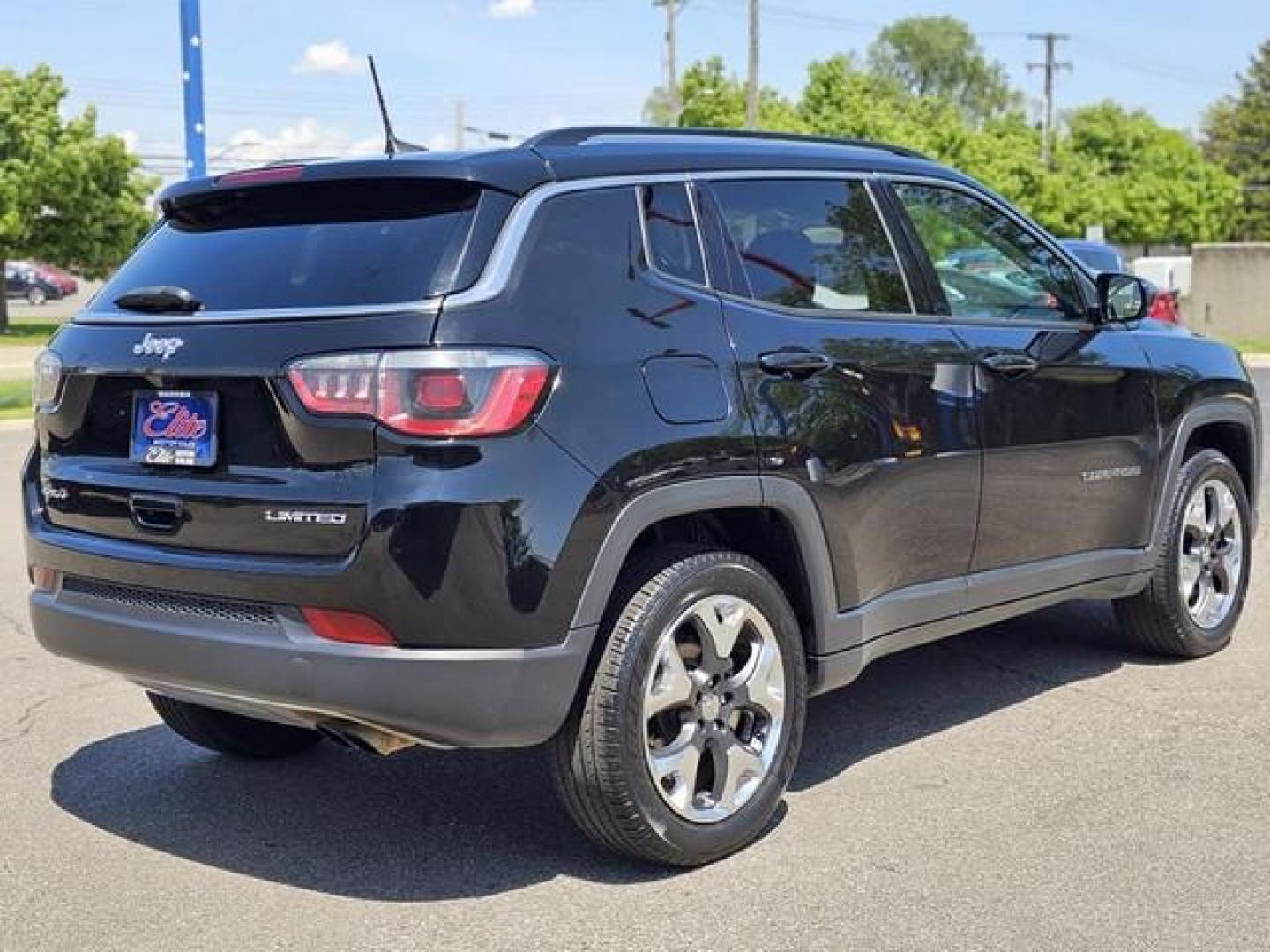 2019 BLACK JEEP COMPASS (3C4NJDCB9KT) with an L4,2.4L(144 CID), engine, AUTOMATIC transmission, located at 14600 Frazho Road, Warren, MI, 48089, (586) 776-3400, 42.485996, -82.974220 - Photo#4