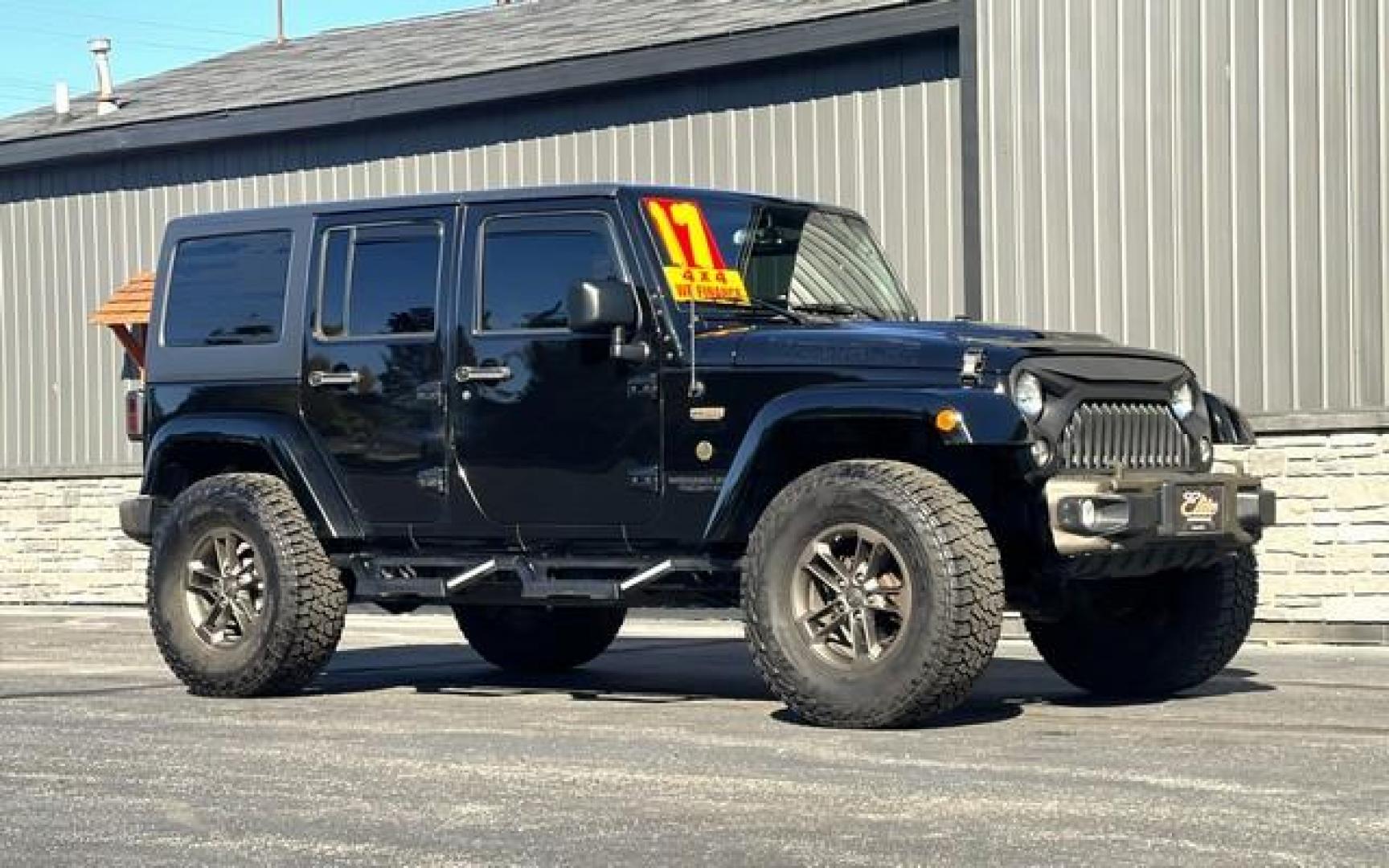 2017 BLACK JEEP WRANGLER (1C4BJWEG0HL) with an V6,3.6L(220 CID),DOHC engine, AUTOMATIC transmission, located at 14600 Frazho Road, Warren, MI, 48089, (586) 776-3400, 42.485996, -82.974220 - Photo#5