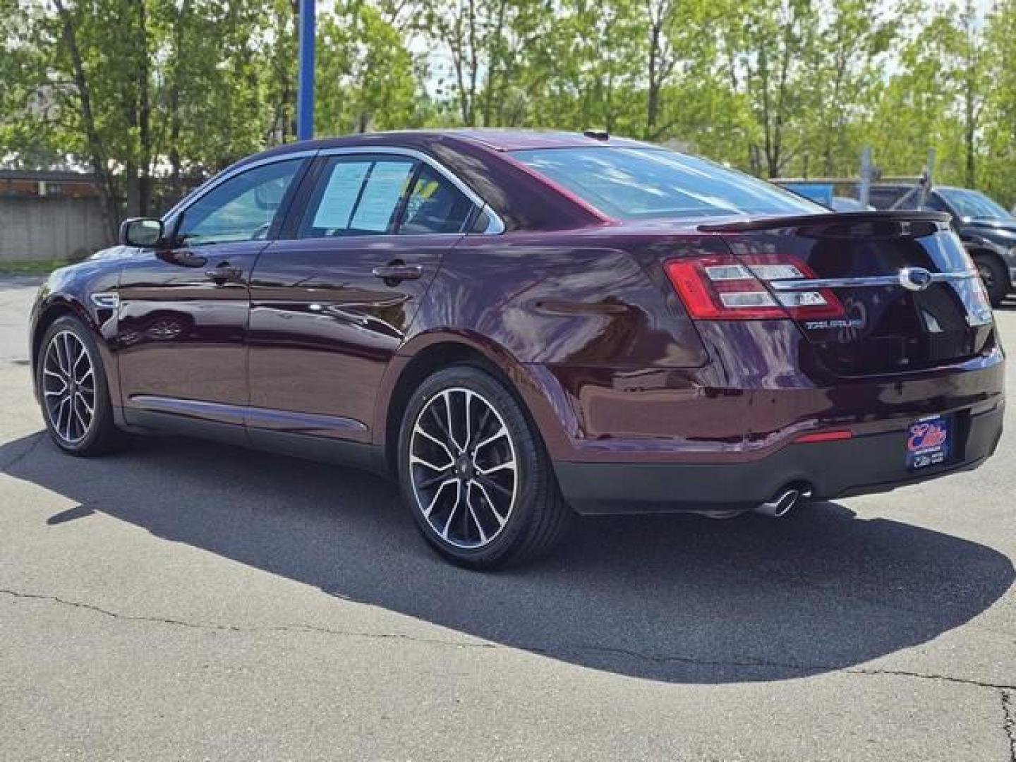 2018 MAROON FORD TAURUS (1FAHP2J81JG) with an V6,3.5L(213 CID),DOHC engine, AUTOMATIC transmission, located at 14600 Frazho Road, Warren, MI, 48089, (586) 776-3400, 42.485996, -82.974220 - Photo#6