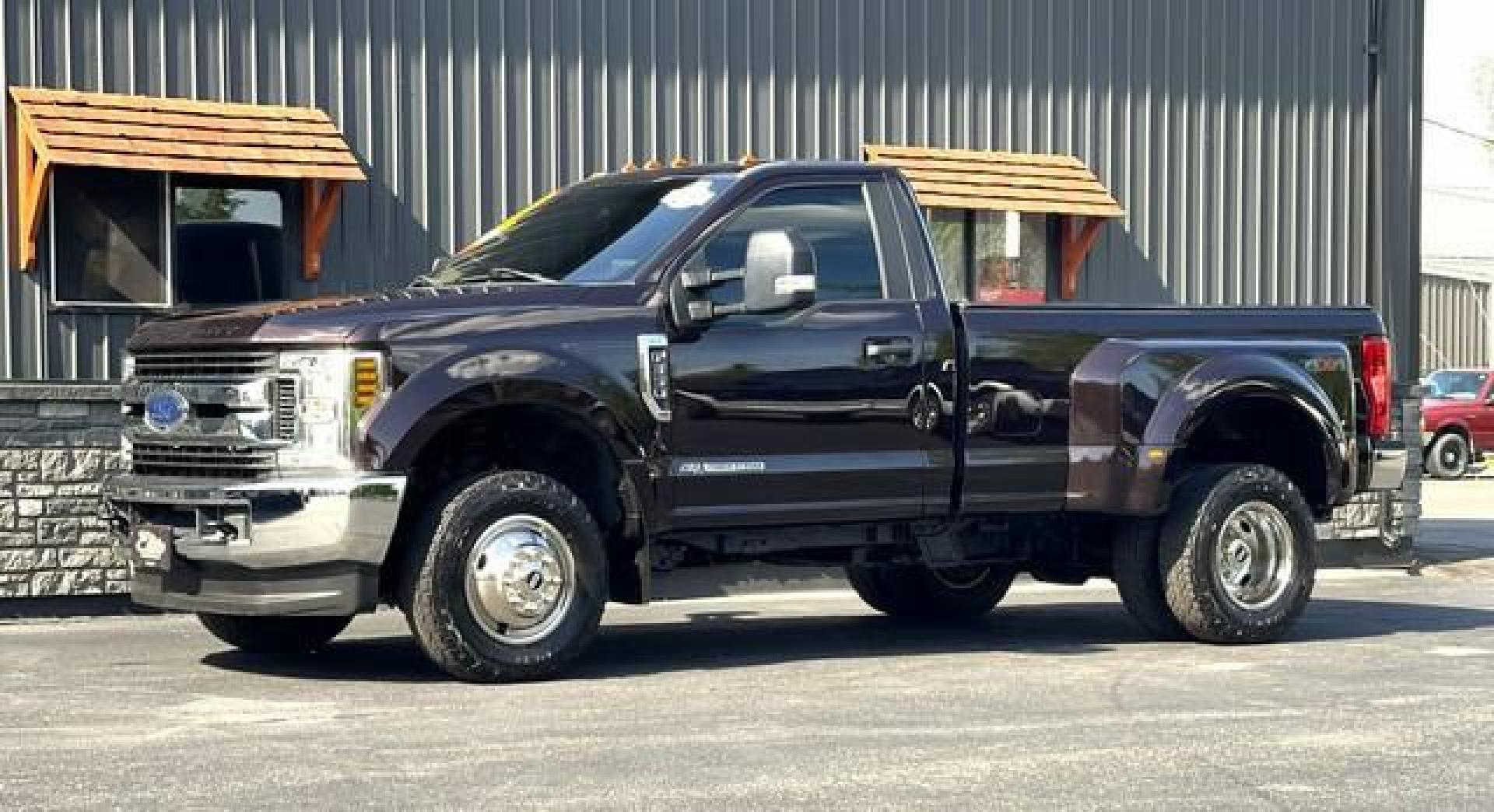 2018 BROWN FORD F-350 SUPER DUTY (1FTRF3DT0JE) with an V8,6.7L(406 CID),OHV engine, AUTOMATIC transmission, located at 14600 Frazho Road, Warren, MI, 48089, (586) 776-3400, 42.485996, -82.974220 - Photo#1