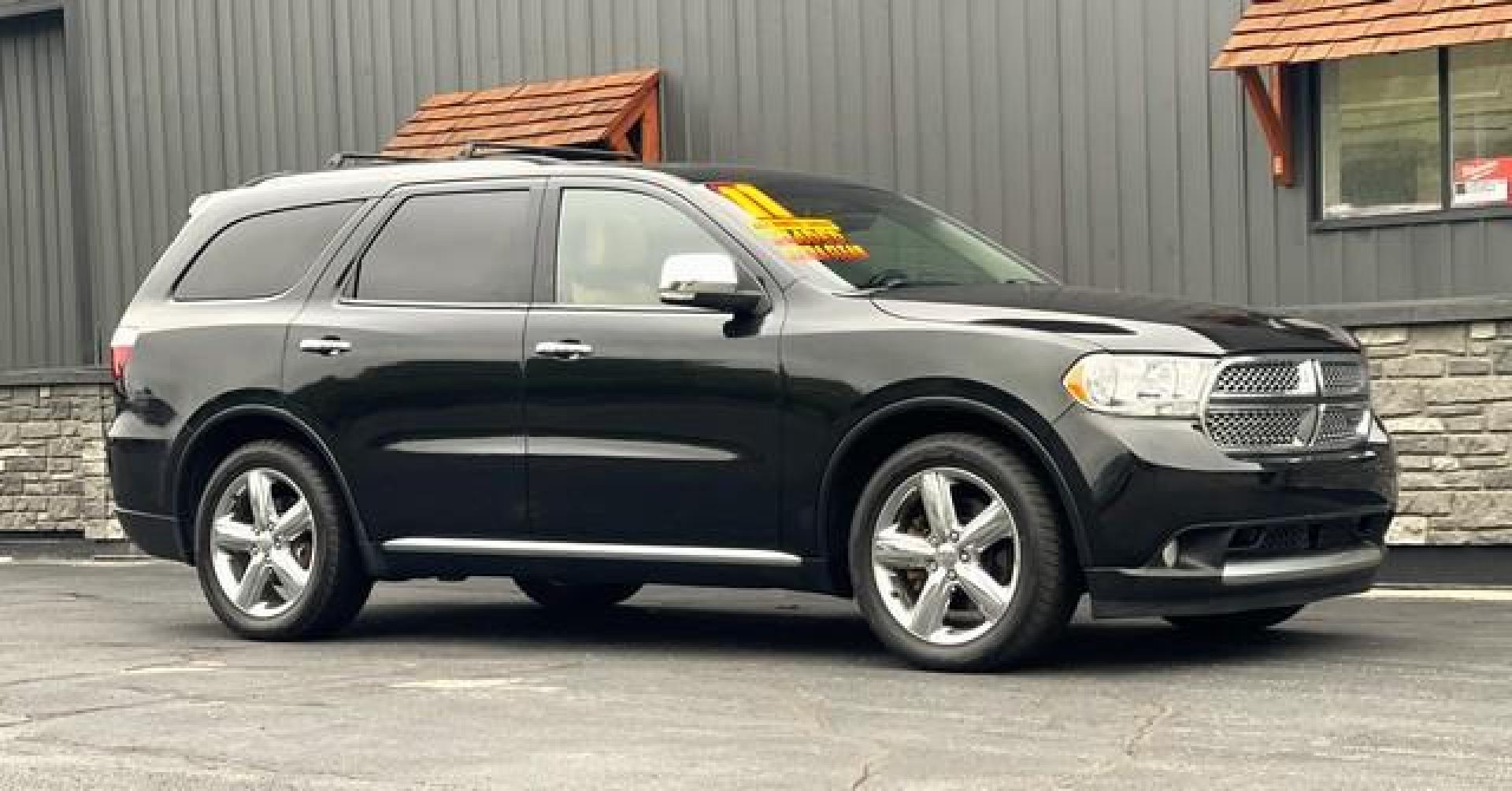 2011 BLACK DODGE DURANGO (1D4SE5GT9BC) with an V8,5.7L(345 CID),OHV engine, AUTOMATIC transmission, located at 14600 Frazho Road, Warren, MI, 48089, (586) 776-3400, 42.485996, -82.974220 - Photo#3