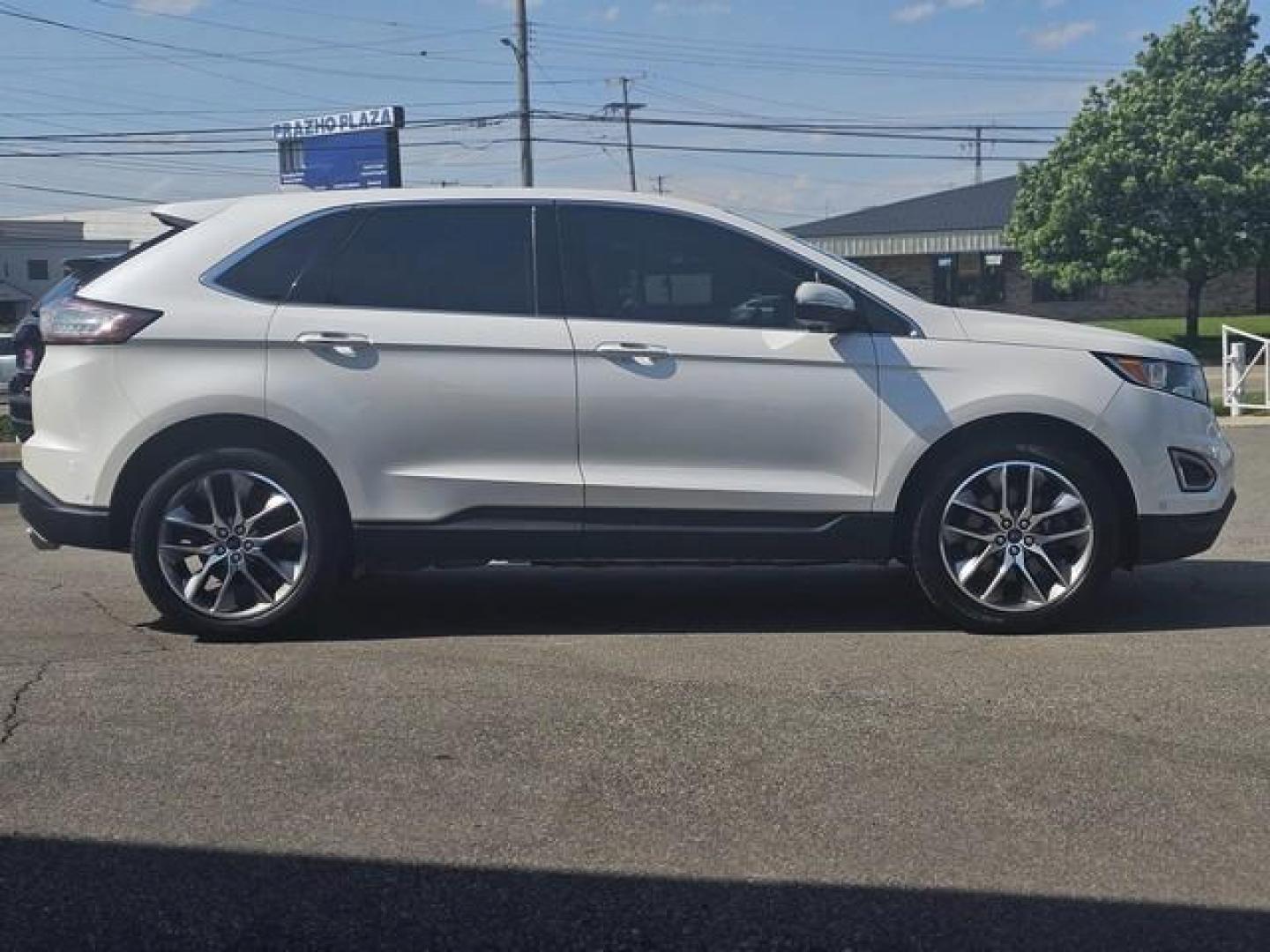 2016 WHITE PLATINUM TRI COAT FORD EDGE (2FMPK4K83GB) with an V6,3.5L(213 CID),DOHC engine, AUTOMATIC transmission, located at 14600 Frazho Road, Warren, MI, 48089, (586) 776-3400, 42.485996, -82.974220 - Photo#3