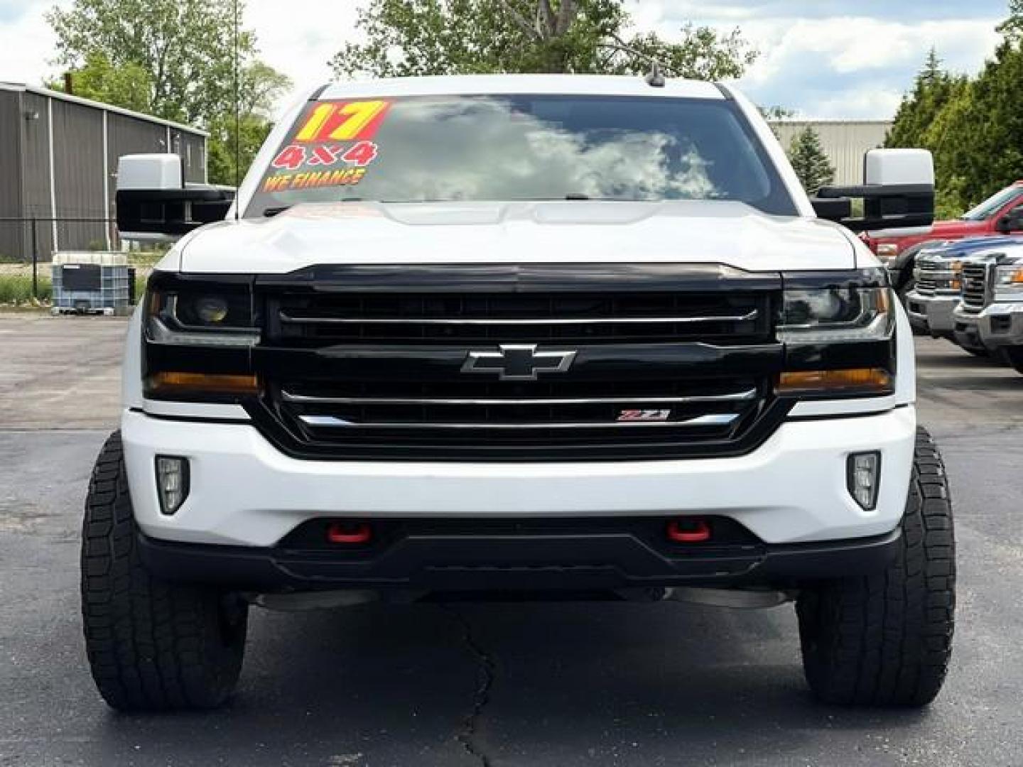 2017 WHITE CHEVROLET SILVERADO 1500 (1GCVKREC8HZ) with an V8,5.3L(325 CID),OHV engine, AUTOMATIC transmission, located at 14600 Frazho Road, Warren, MI, 48089, (586) 776-3400, 42.485996, -82.974220 - Photo#4