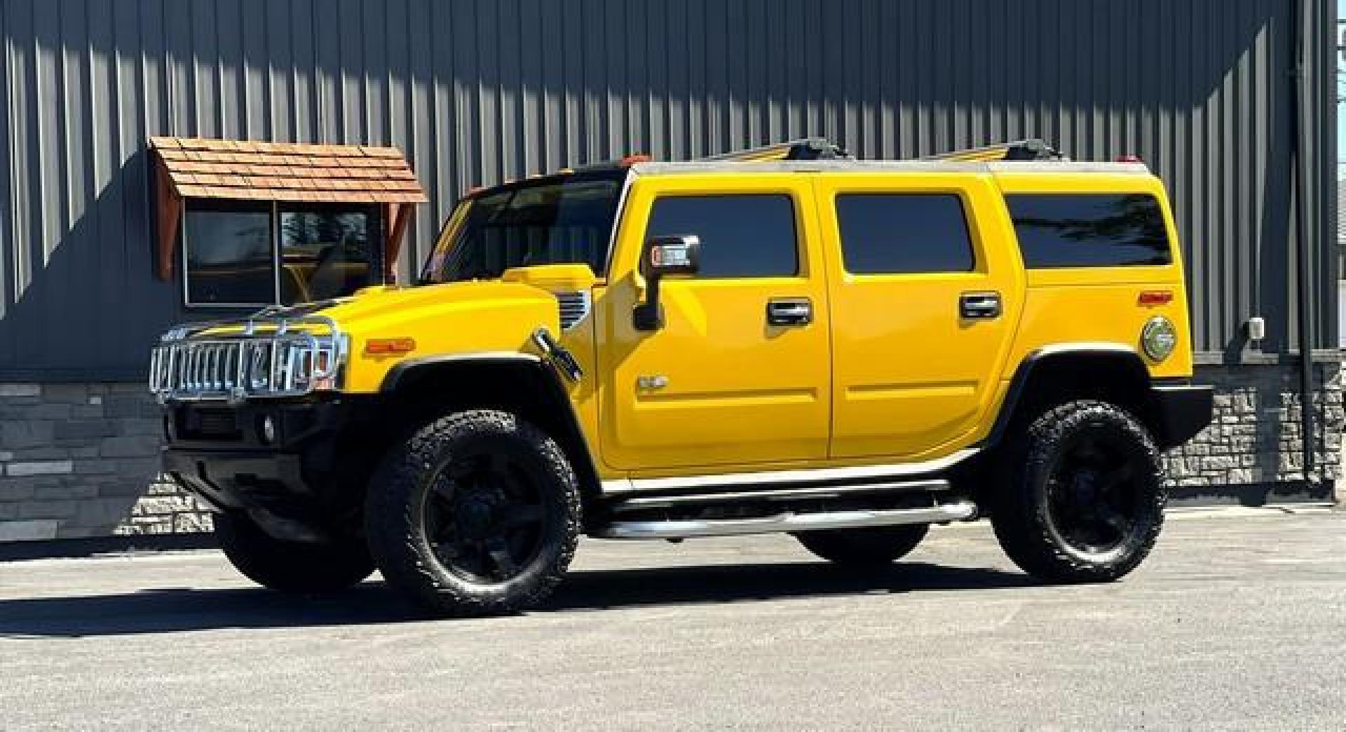 2007 YELLOW HUMMER H2 (5GRGN23U57H) with an V8,6.0L(364 CID),OHV engine, AUTOMATIC transmission, located at 14600 Frazho Road, Warren, MI, 48089, (586) 776-3400, 42.485996, -82.974220 - Photo#2