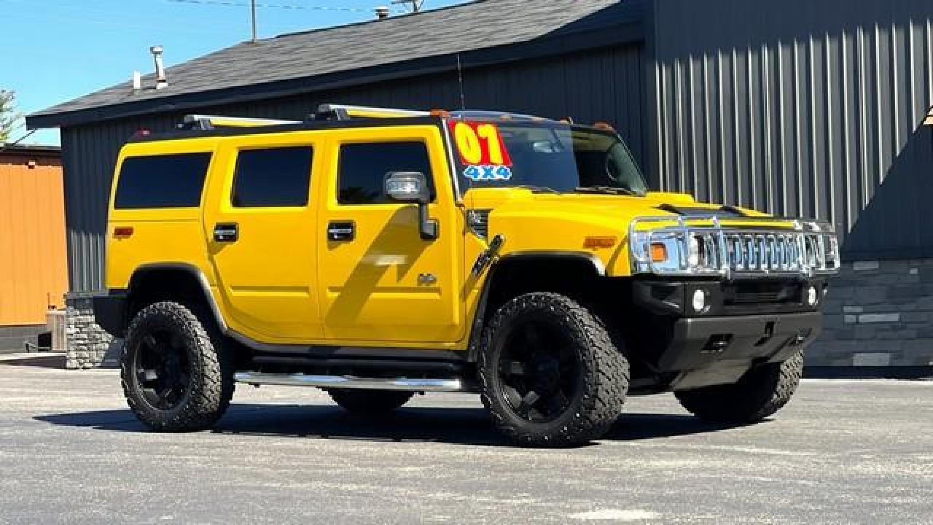 2007 YELLOW HUMMER H2 (5GRGN23U57H) with an V8,6.0L(364 CID),OHV engine, AUTOMATIC transmission, located at 14600 Frazho Road, Warren, MI, 48089, (586) 776-3400, 42.485996, -82.974220 - Photo#5