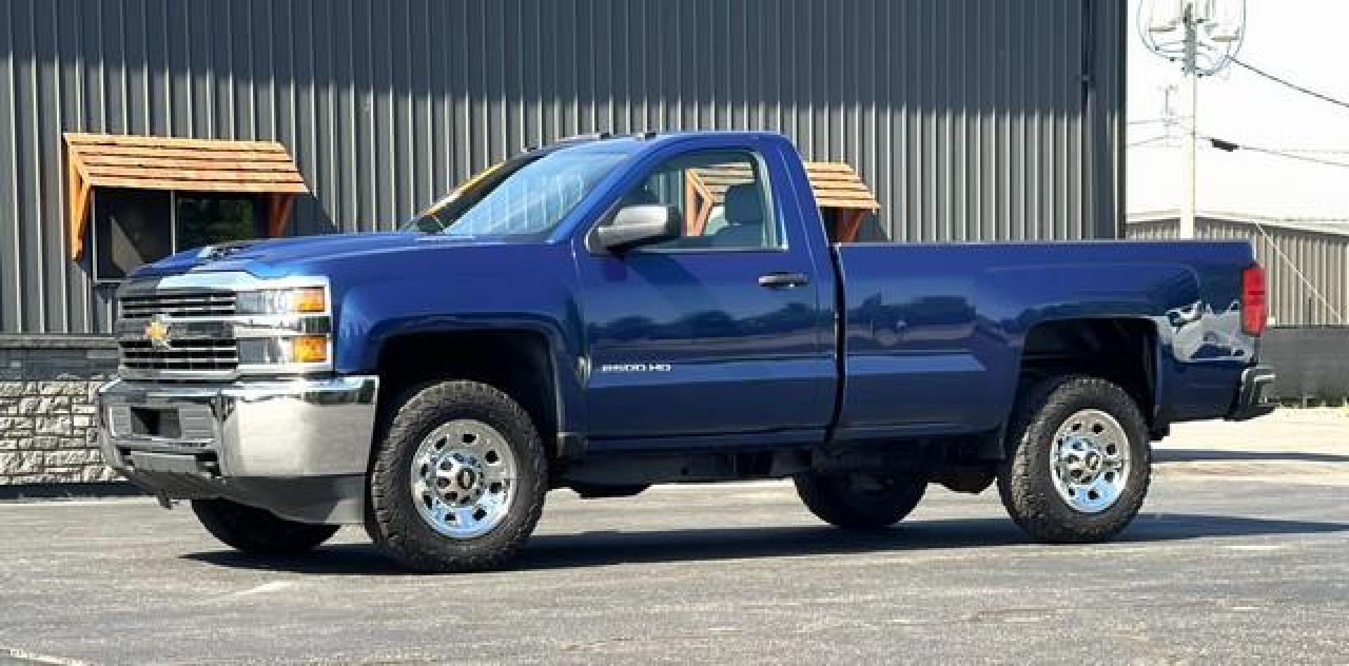 2017 BLUE CHEVROLET SILVERADO 2500 HD (1GC0CUEY3HZ) with an V8,6.6L(403 CID),OHV engine, AUTOMATIC transmission, located at 14600 Frazho Road, Warren, MI, 48089, (586) 776-3400, 42.485996, -82.974220 - Photo#1