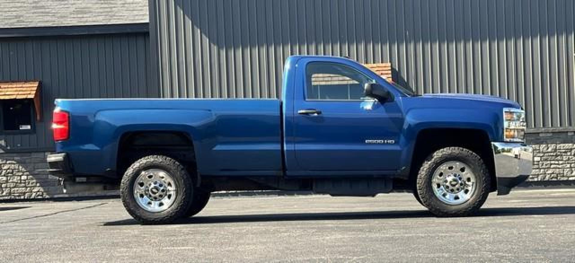 2017 BLUE CHEVROLET SILVERADO 2500 HD (1GC0CUEY3HZ) with an V8,6.6L(403 CID),OHV engine, AUTOMATIC transmission, located at 14600 Frazho Road, Warren, MI, 48089, (586) 776-3400, 42.485996, -82.974220 - Photo#4