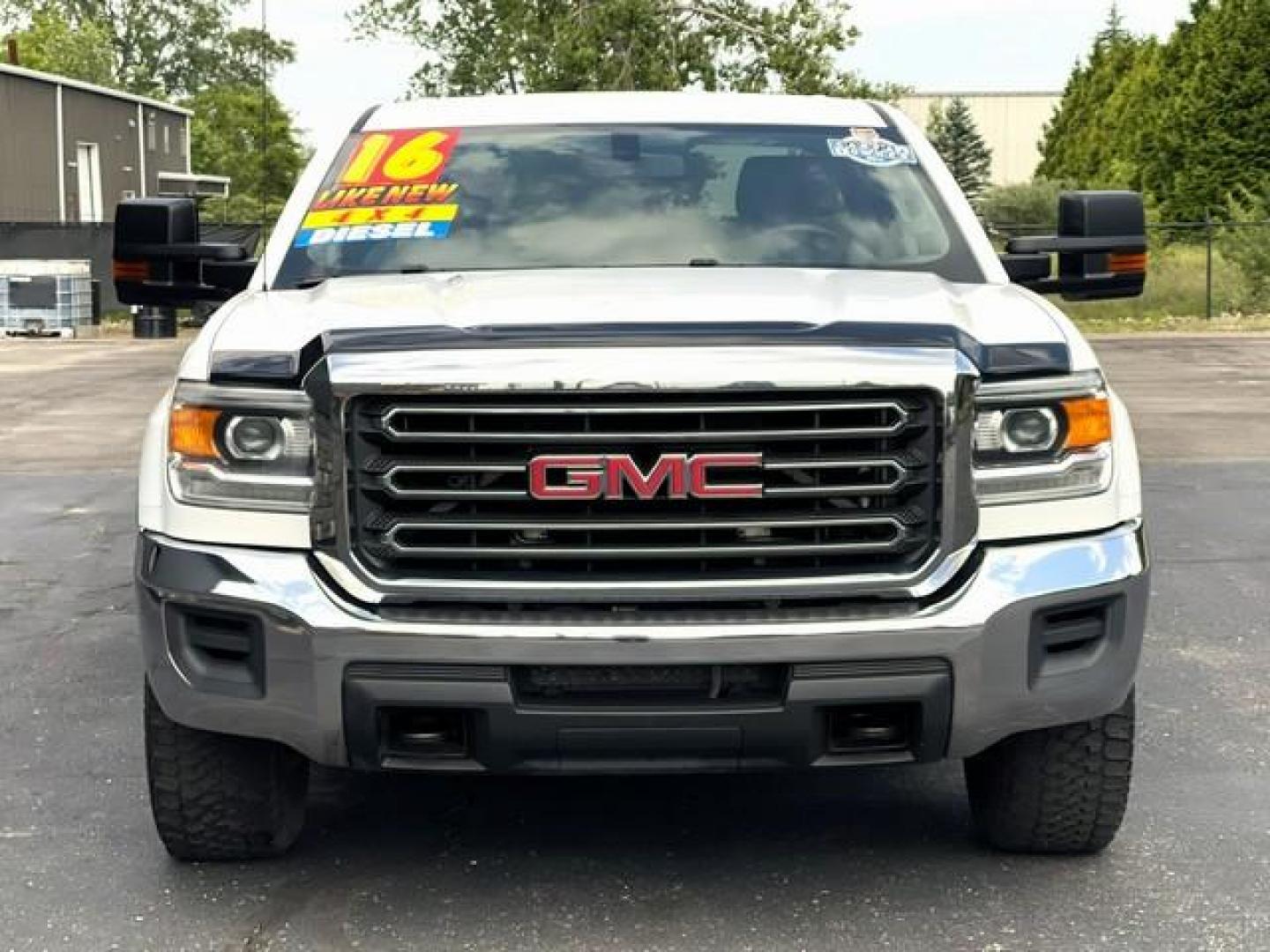 2016 WHITE GMC SIERRA 2500 HD (1GT12RE82GF) with an V8,6.6L(403 CID),OHV engine, AUTOMATIC transmission, located at 14600 Frazho Road, Warren, MI, 48089, (586) 776-3400, 42.485996, -82.974220 - Photo#3