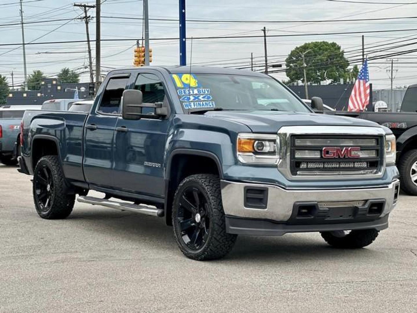 2014 BLUE GMC SIERRA 1500 (1GTV2TEC7EZ) with an V8,5.3L(325 CID),OHV engine, AUTOMATIC transmission, located at 14600 Frazho Road, Warren, MI, 48089, (586) 776-3400, 42.485996, -82.974220 - Photo#2