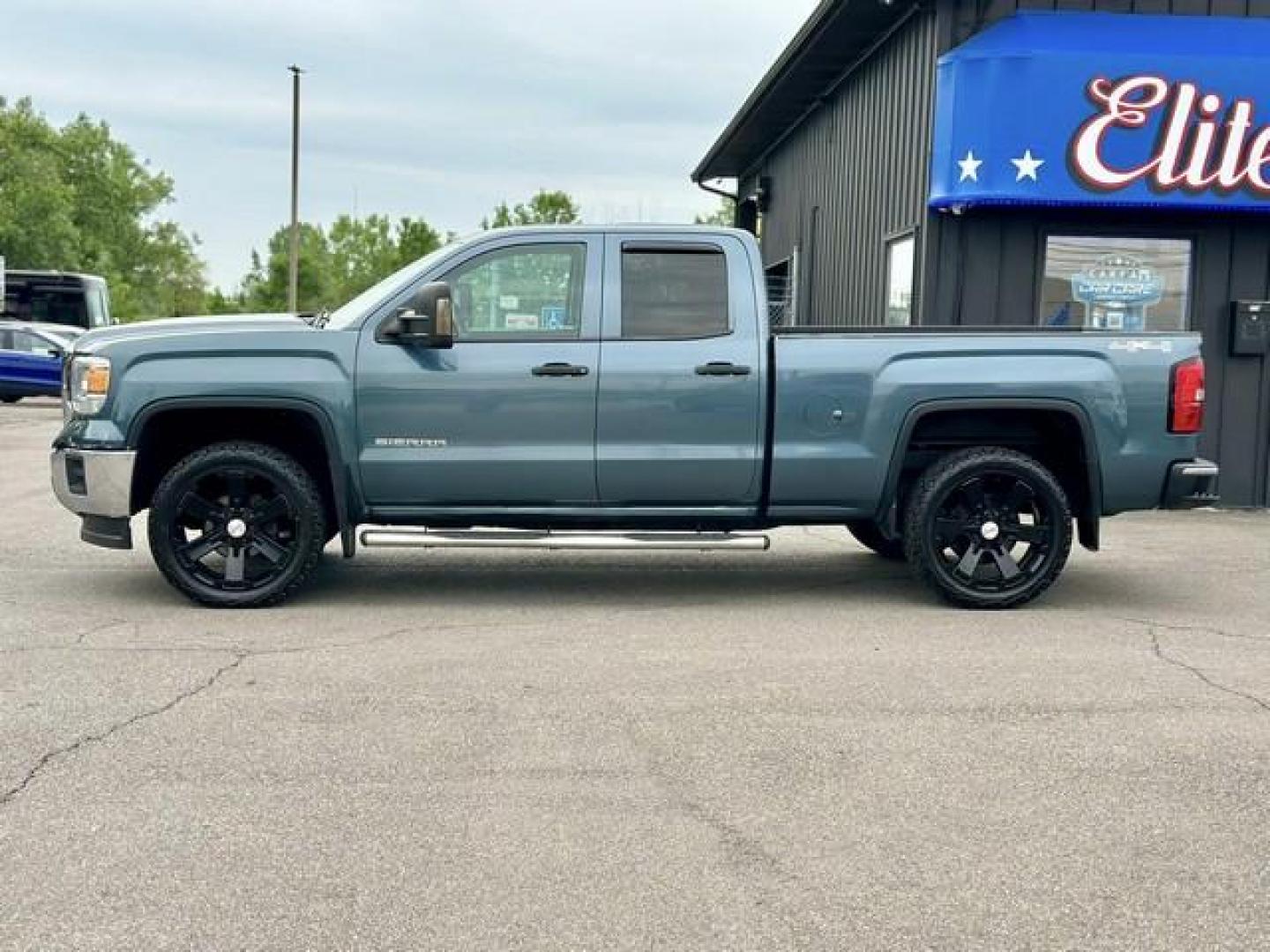 2014 BLUE GMC SIERRA 1500 (1GTV2TEC7EZ) with an V8,5.3L(325 CID),OHV engine, AUTOMATIC transmission, located at 14600 Frazho Road, Warren, MI, 48089, (586) 776-3400, 42.485996, -82.974220 - Photo#7